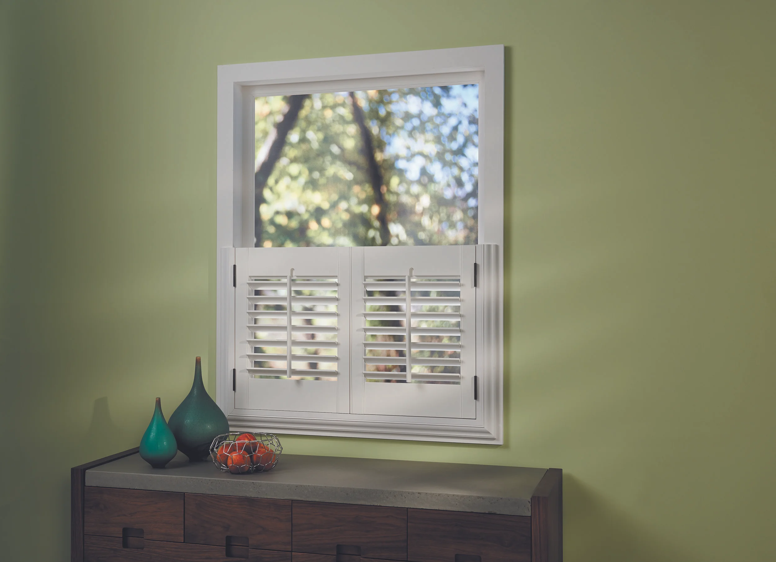 2014_HER_Front Tilt Bar_Hardwood_Hardware Detail_Hall.jpeg