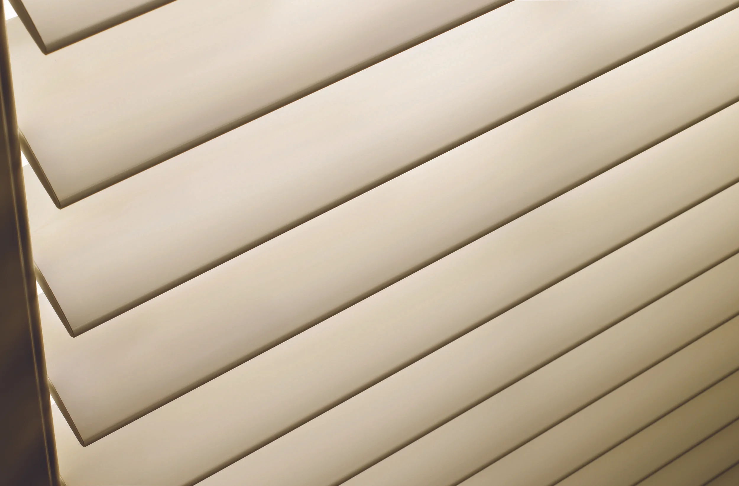 2009_PB_Linen_Polysatin_Finish Detail.jpeg