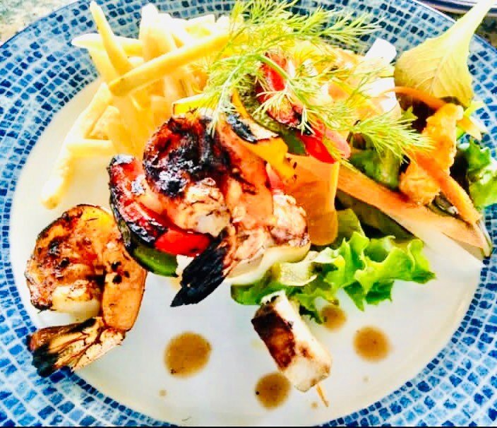 Our chef Carlos is shrimply 🍤 the best!! Our complimentary staff can cook any cuisine your request - from Mexican to Italian to vegan/vegetarian and beyond- we&rsquo;ve got you covered!

#puertovallartamexico #puertovallartawedding #vallartavibes #p