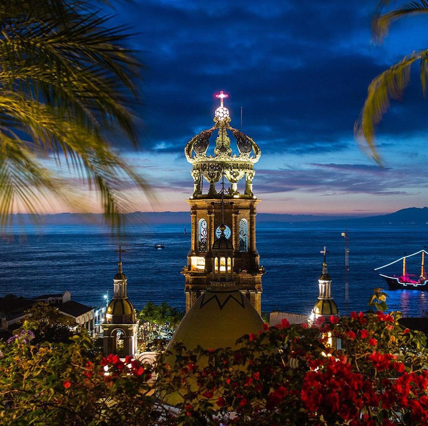 Do you love  architecture and culture?  You will be mesmerized by all that  Puerto Vallarta has to offer.  One of the most popular and visited by many admirers is the iconic Church of Our Lady of Guadalupe (Nuestra Señora de Guadalupe). This beautif
