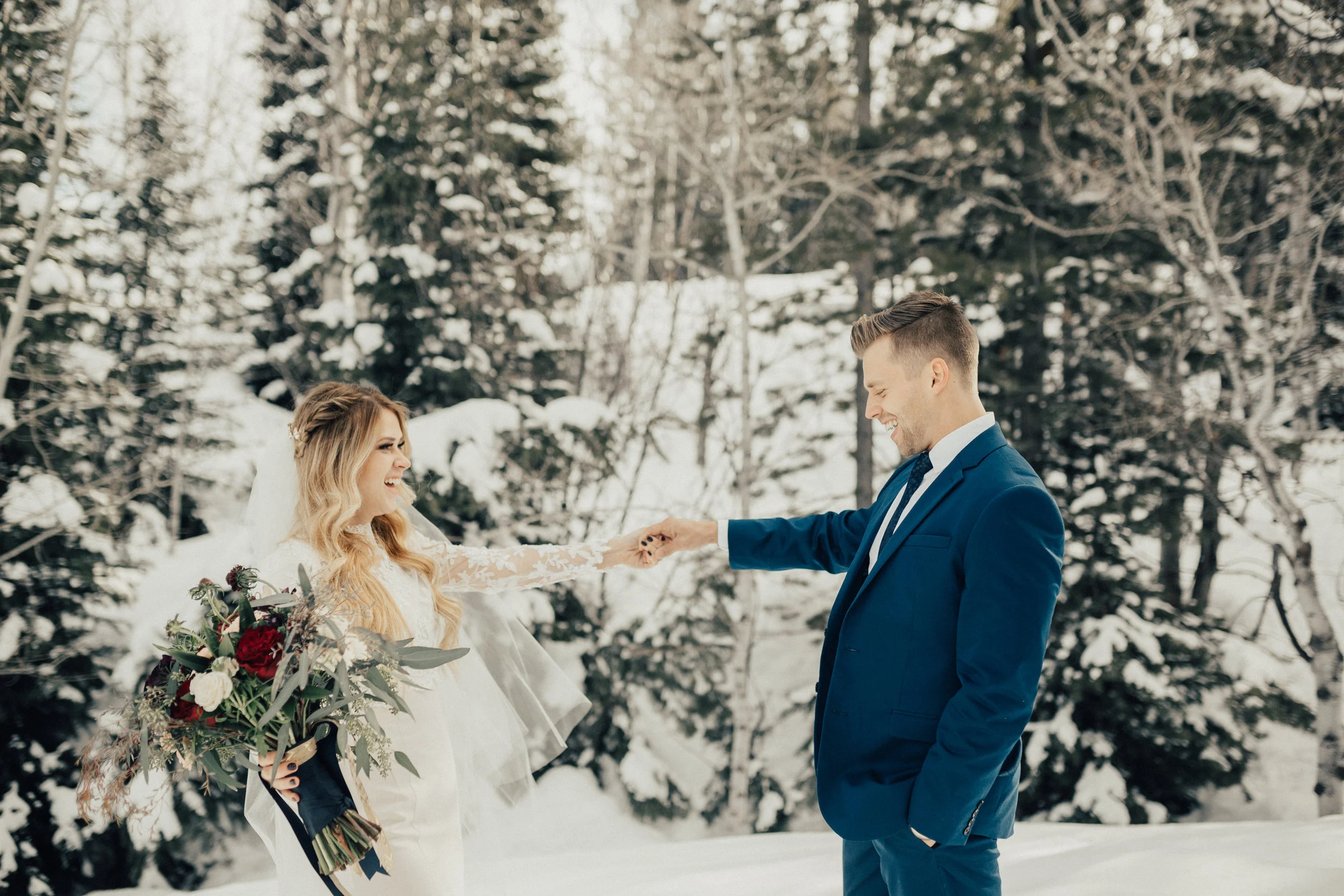winter bridal first look session
