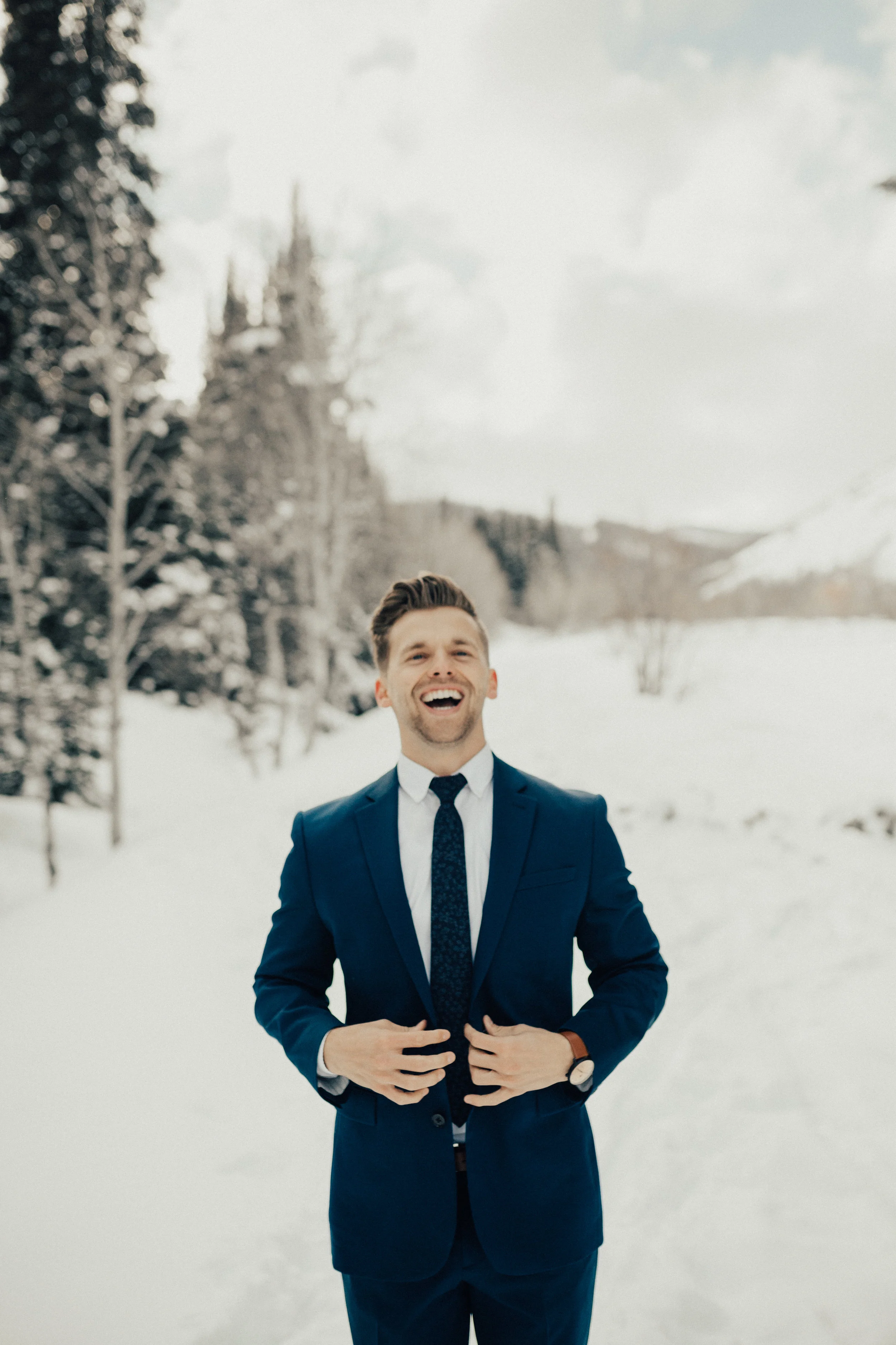 winter bridal first look session