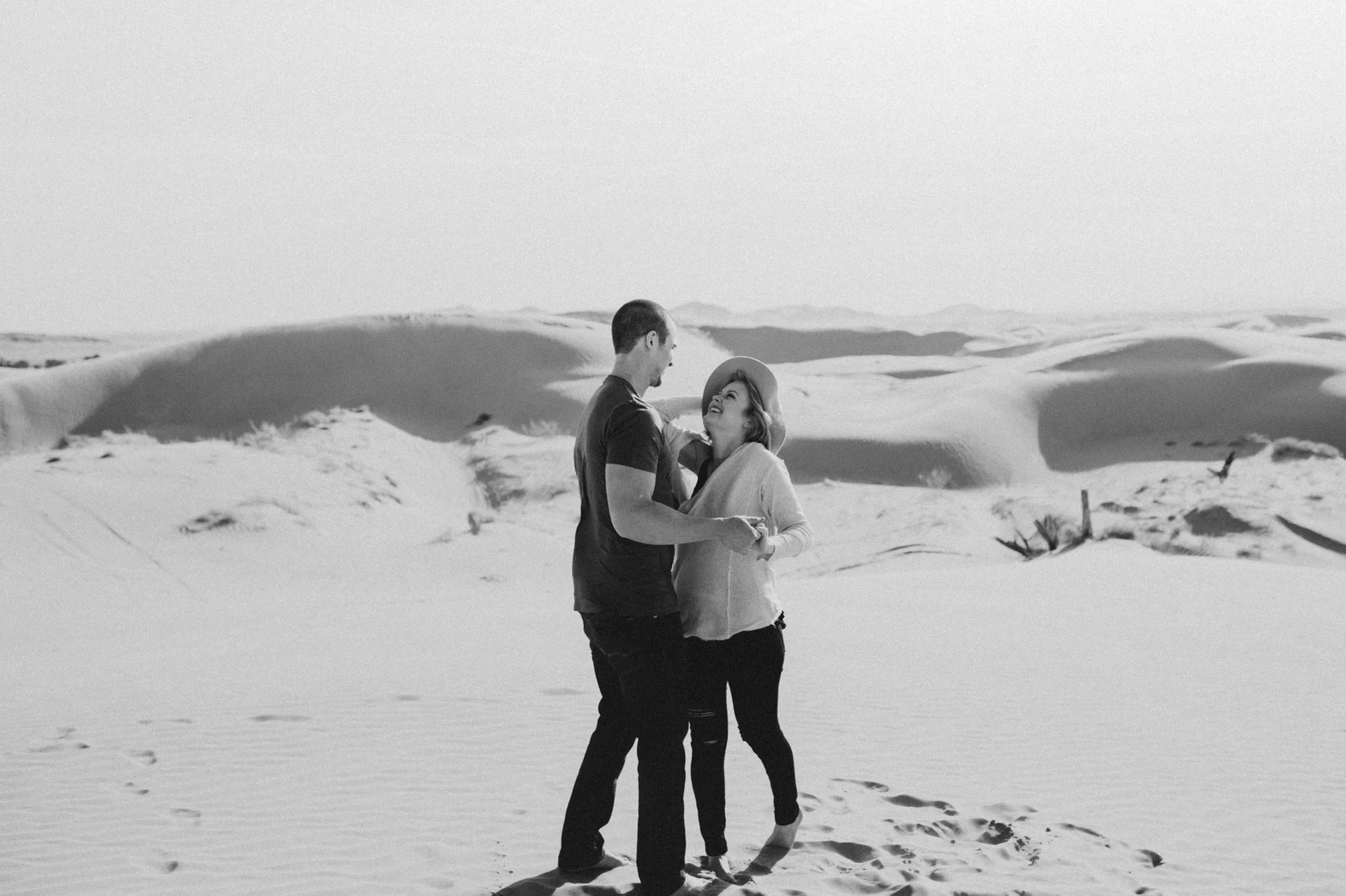 sand dune engagement photoshoot