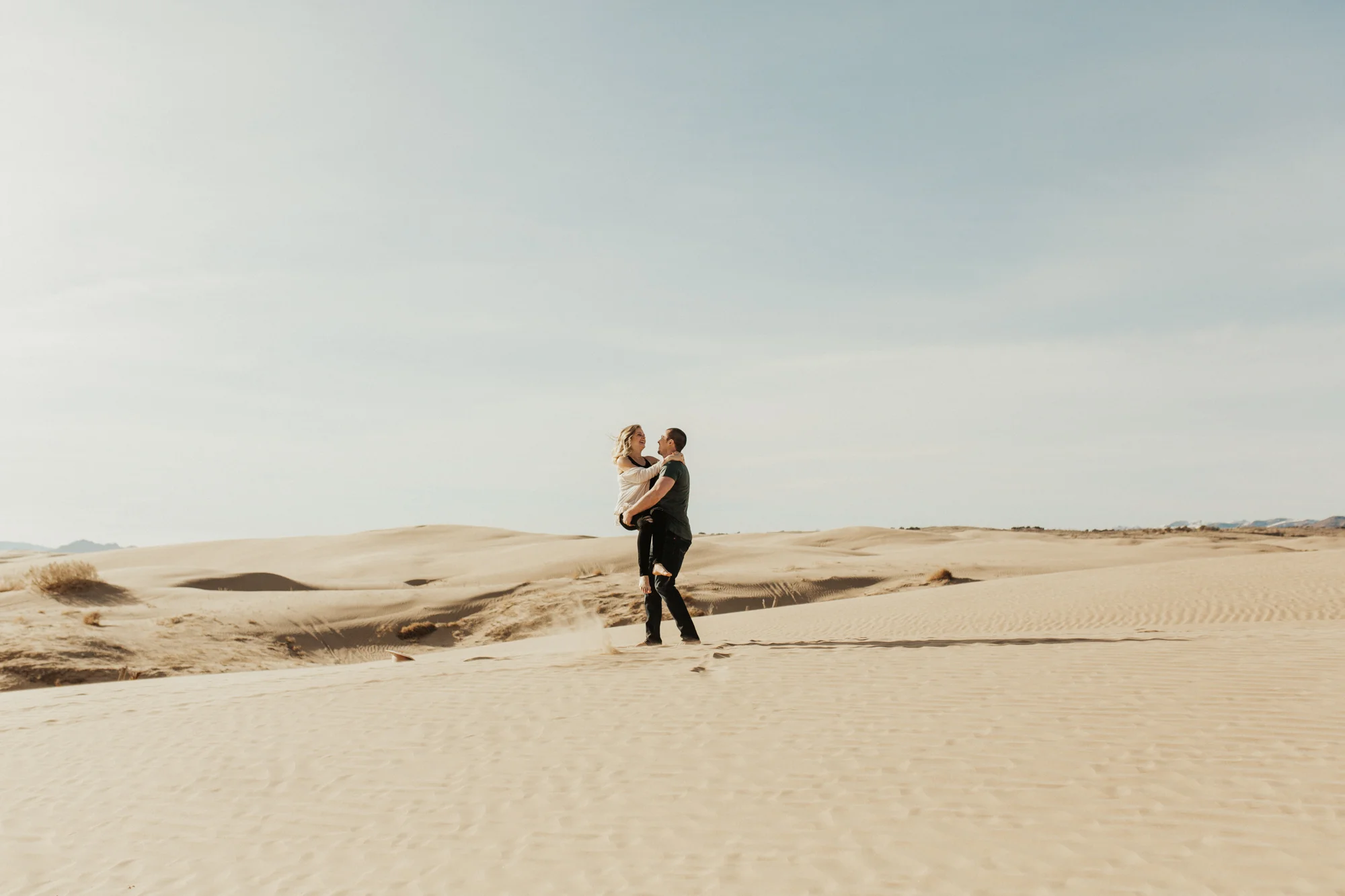 sand dune engagement photoshoot