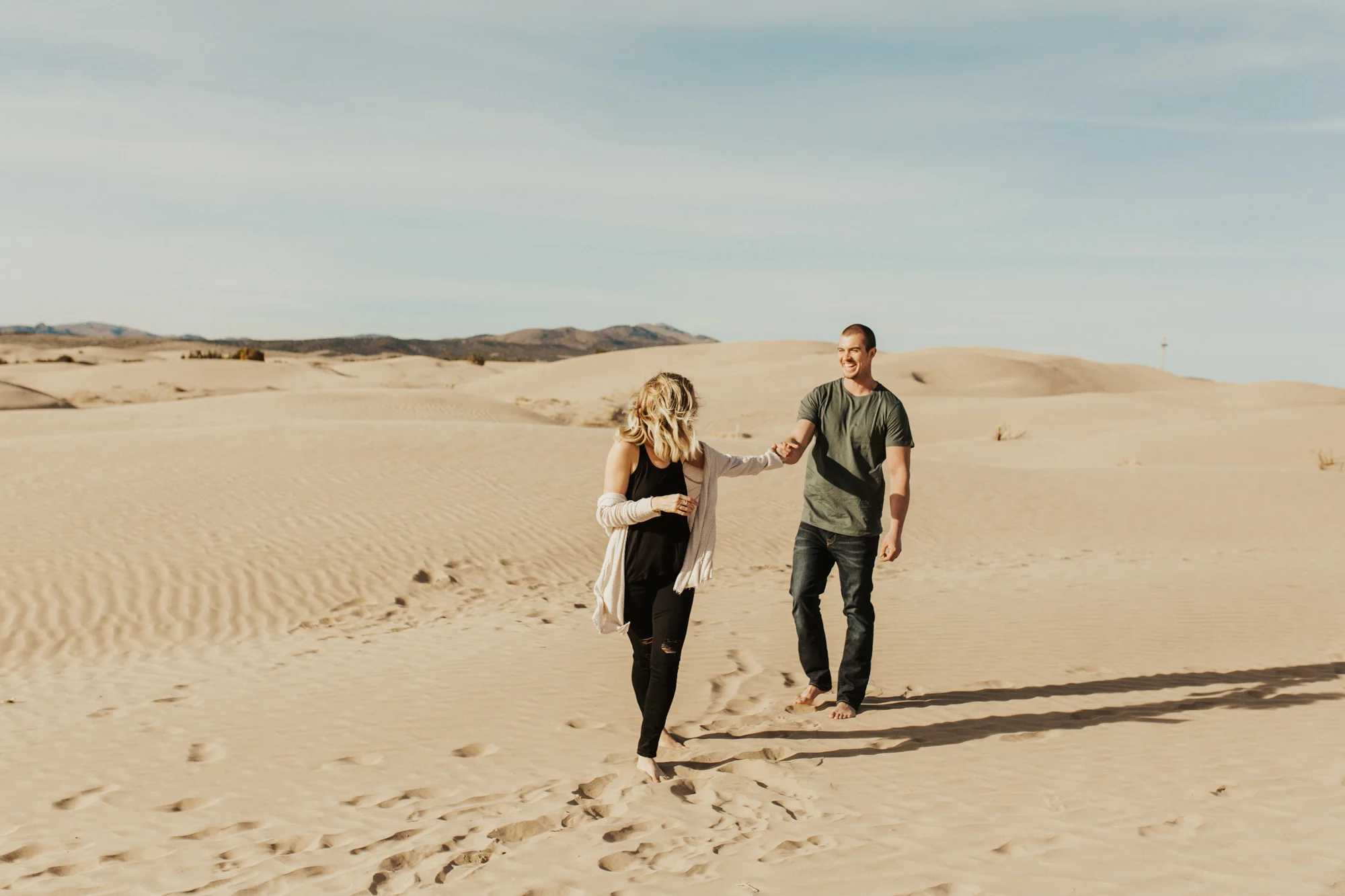 sand dune engagement photoshoot