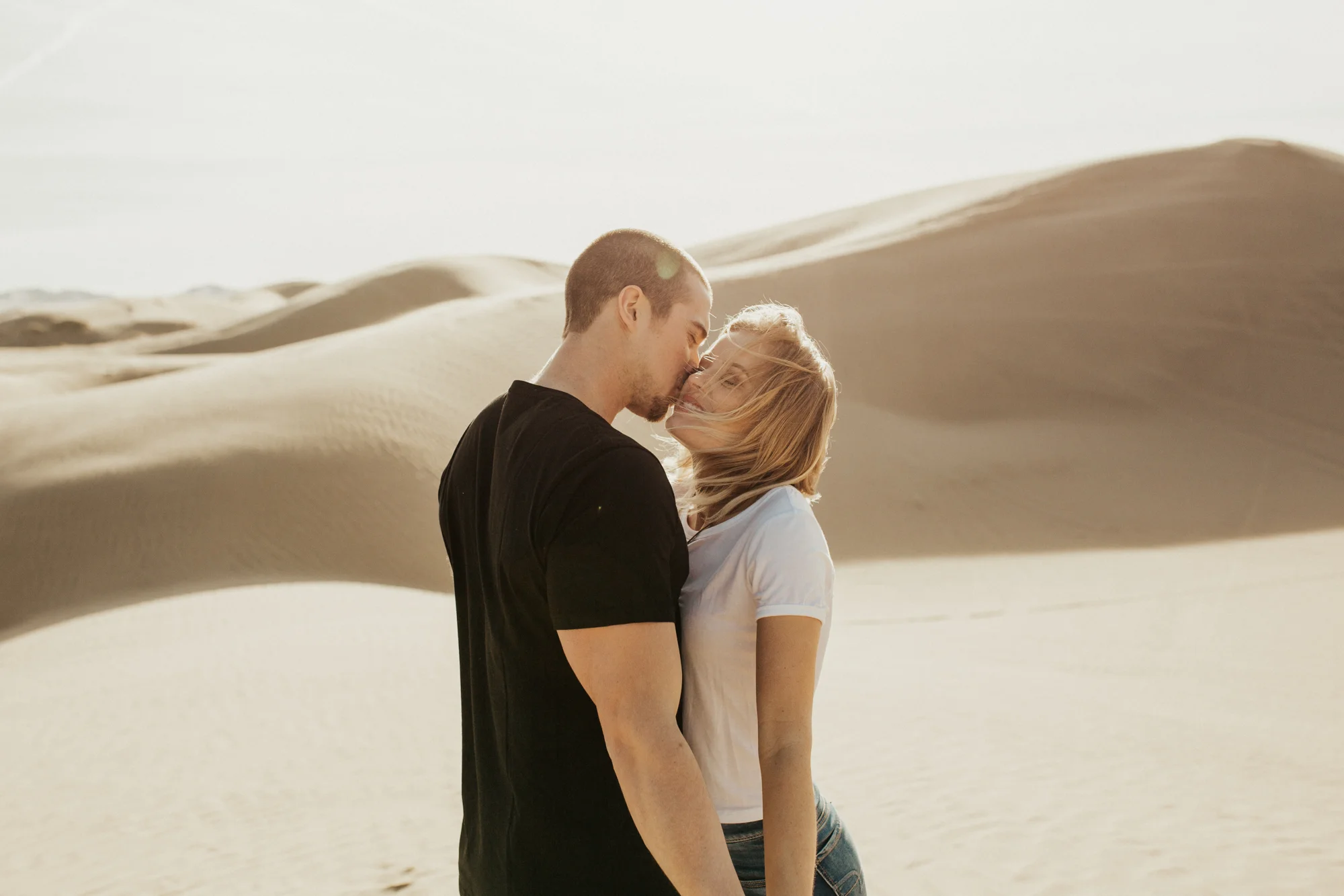 sand dune engagement photoshoot