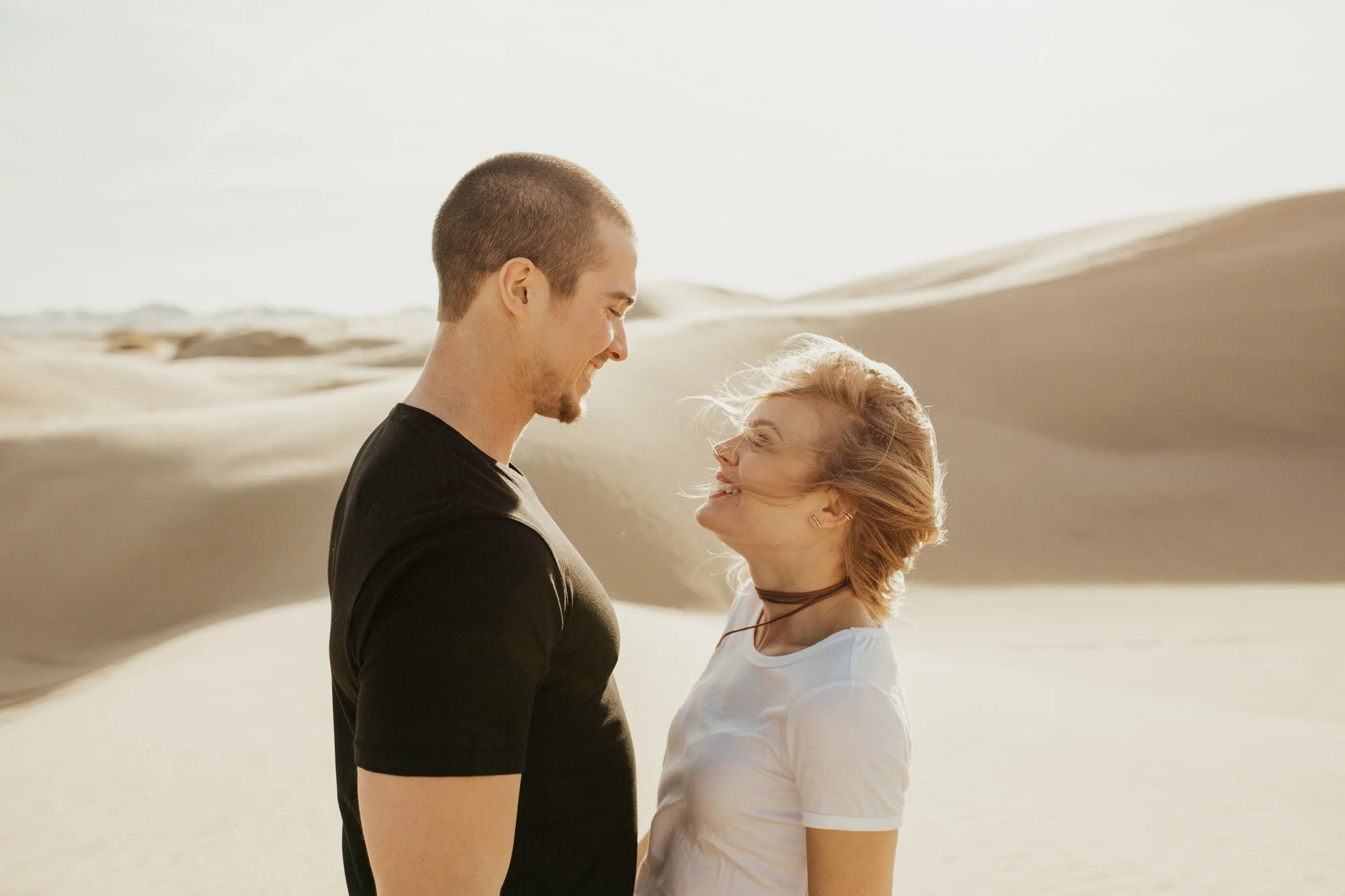 sand dune engagement photoshoot