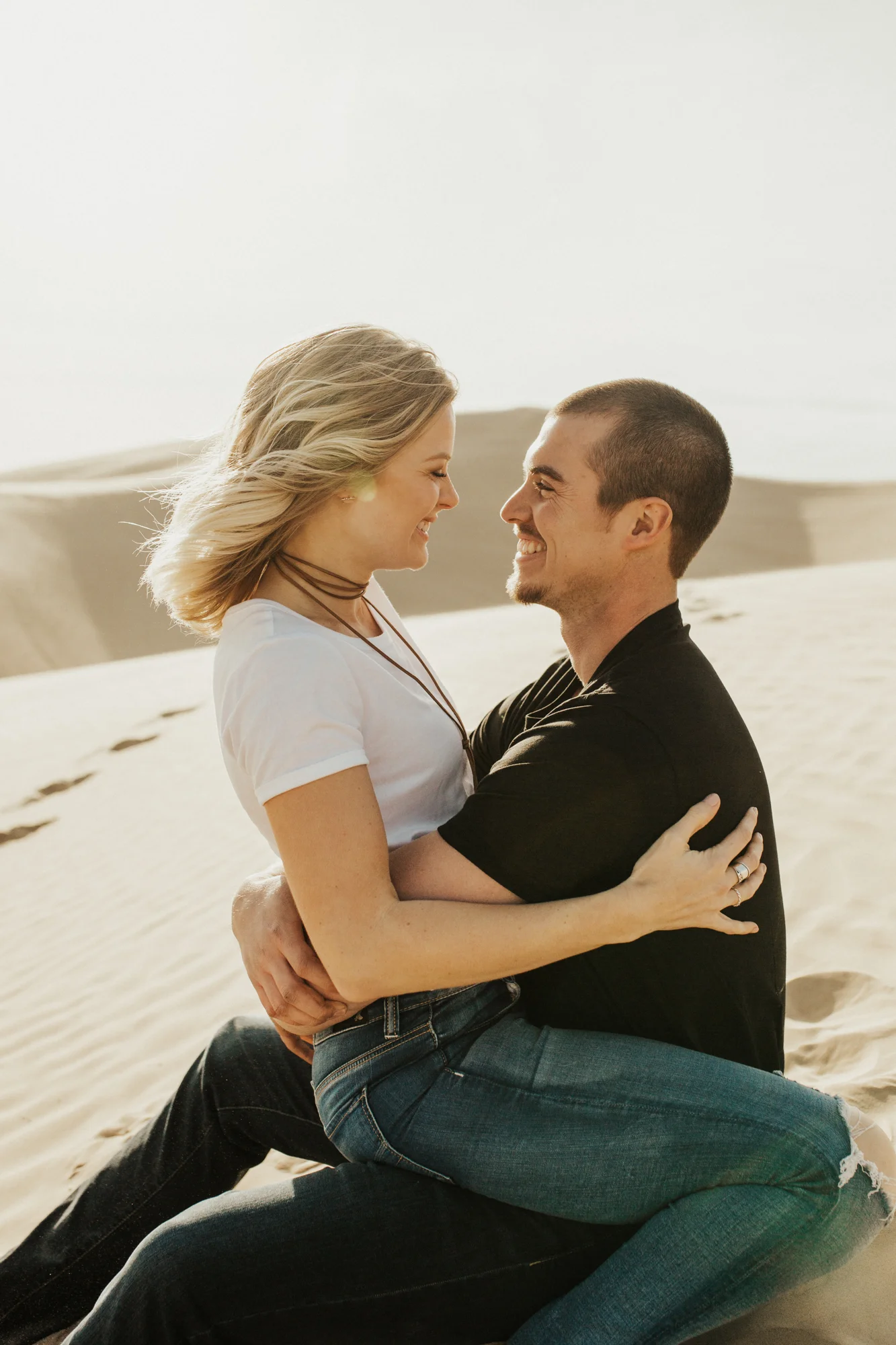 sand dune engagement photoshoot