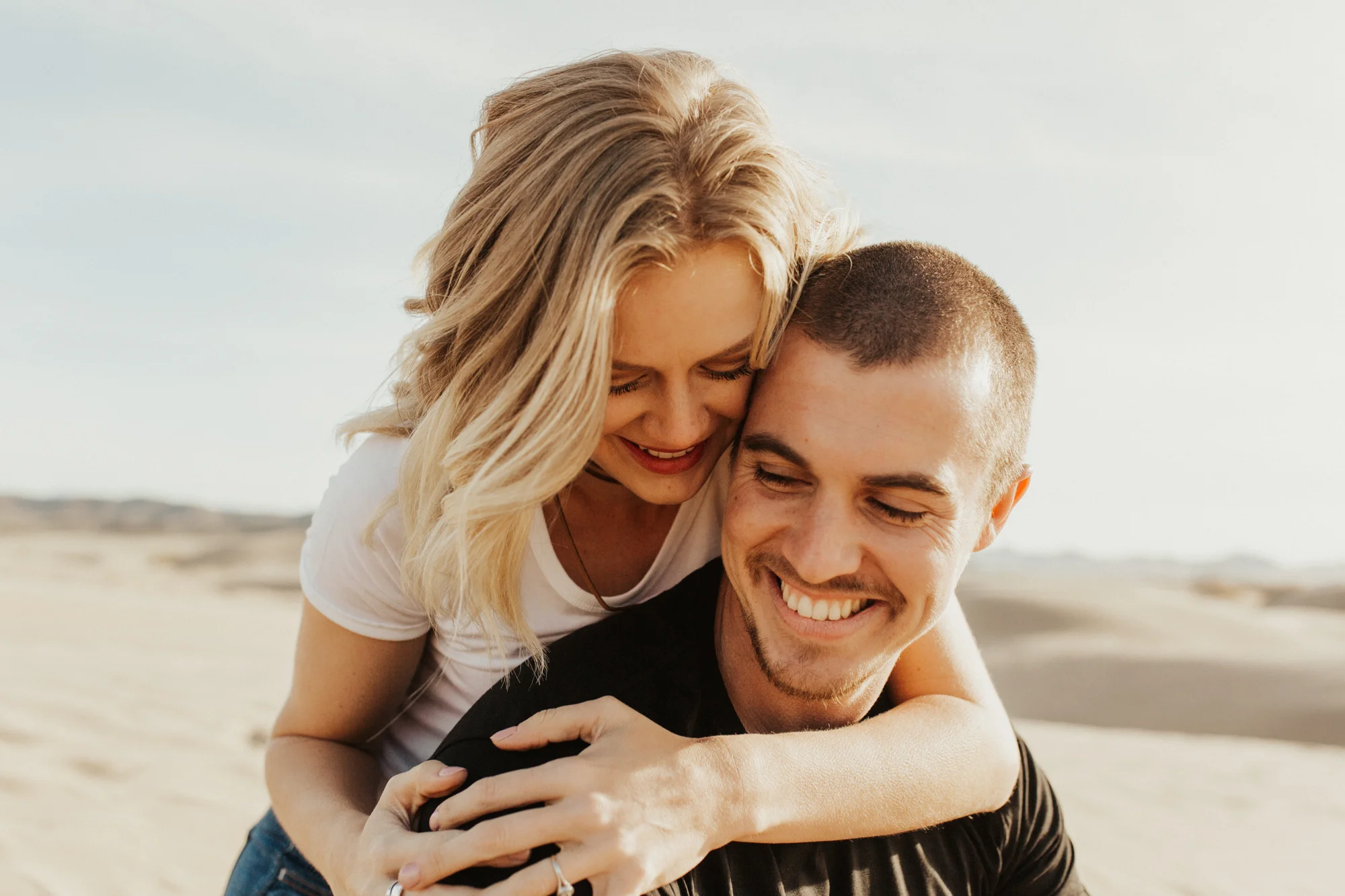 sand dune engagement photoshoot