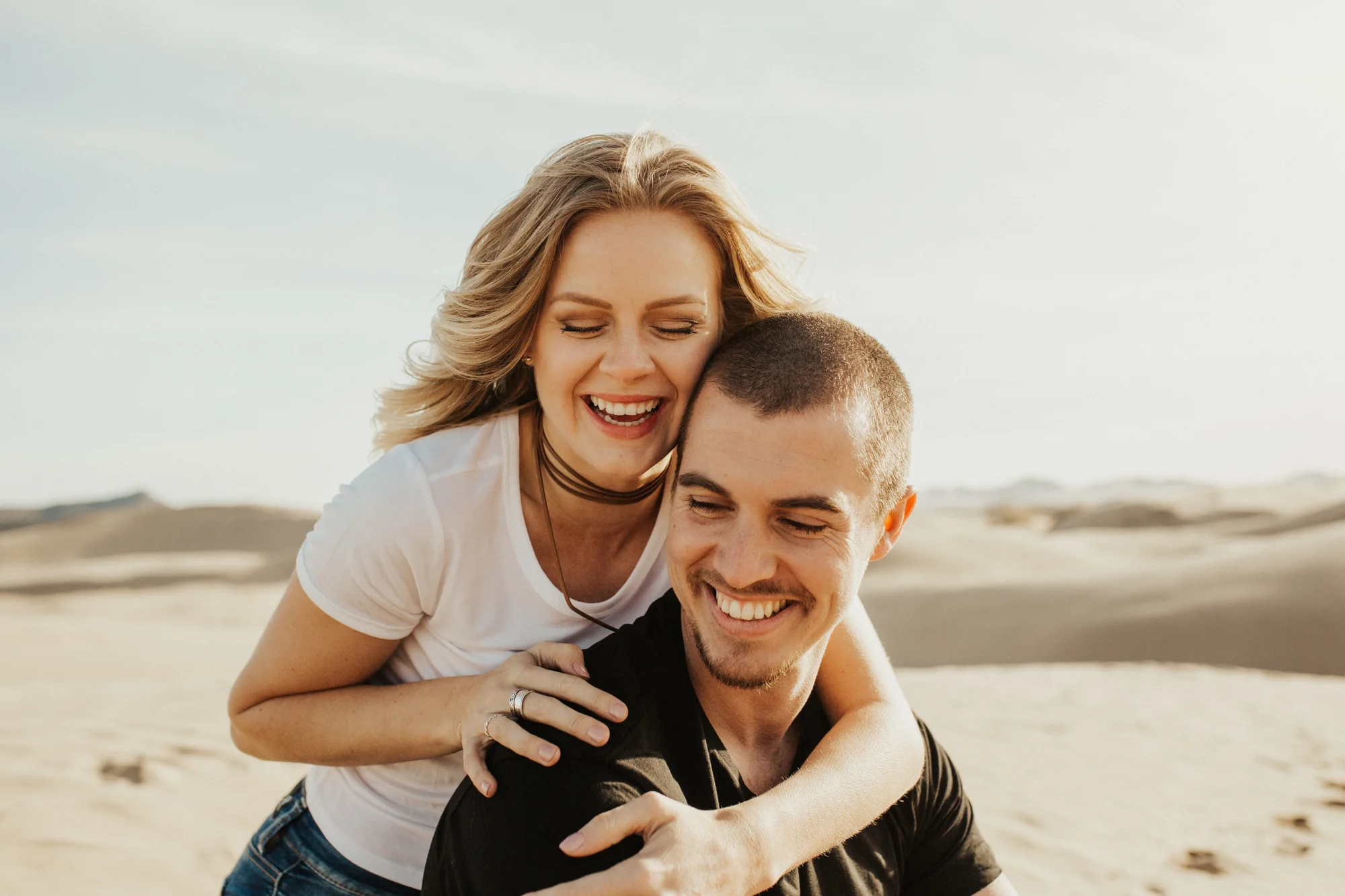 sand dune engagement photoshoot