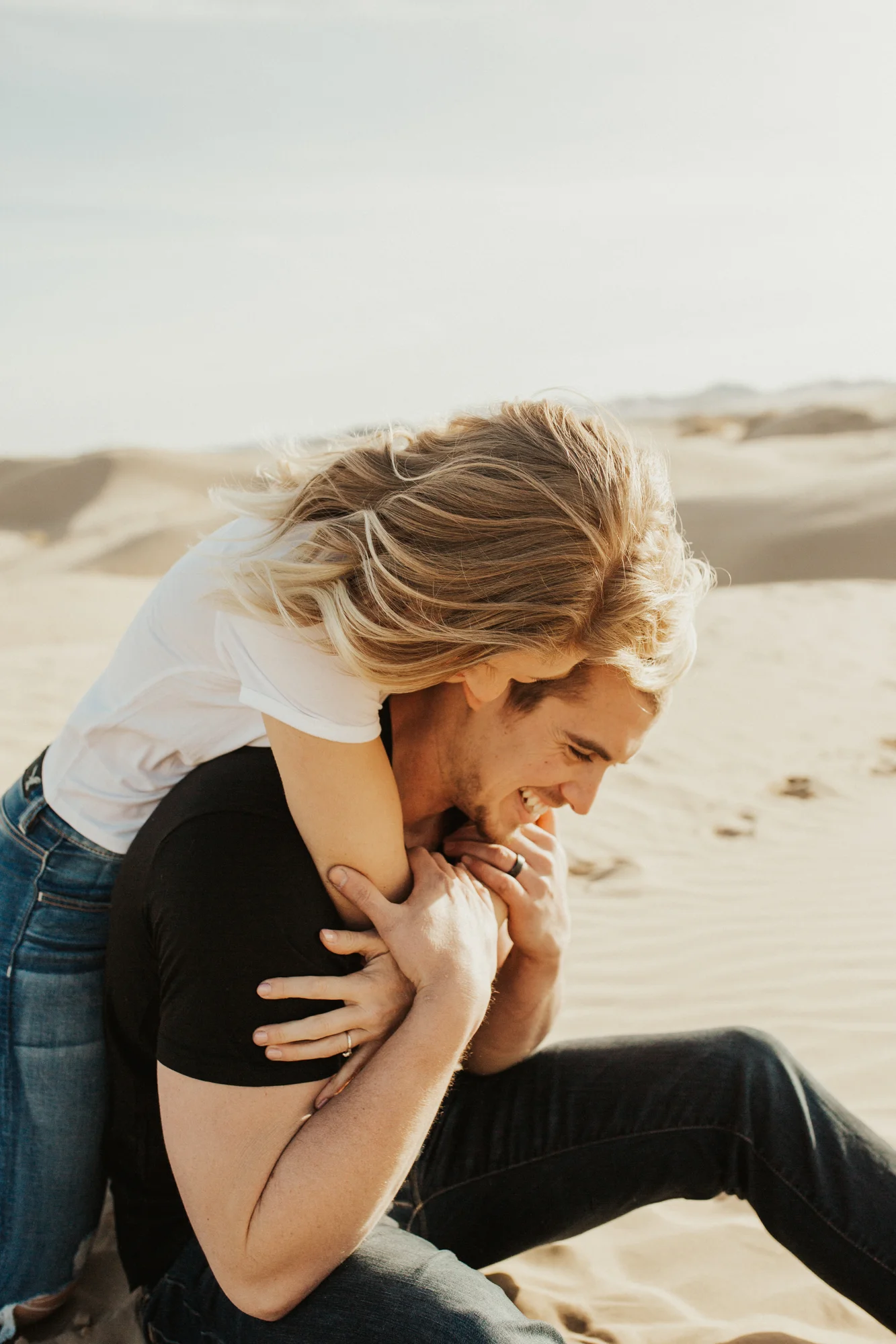 sand dune engagement photoshoot