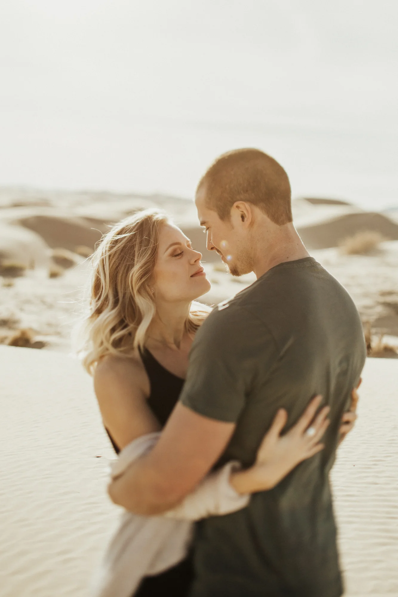 sand dune engagement photoshoot