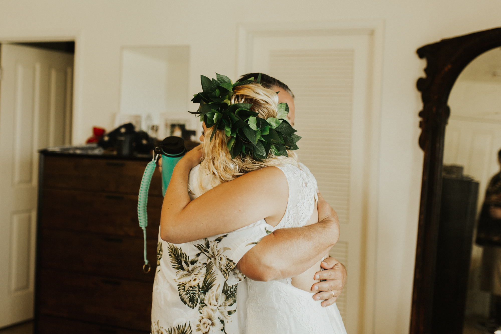 Oahu hawaii elopement wedding