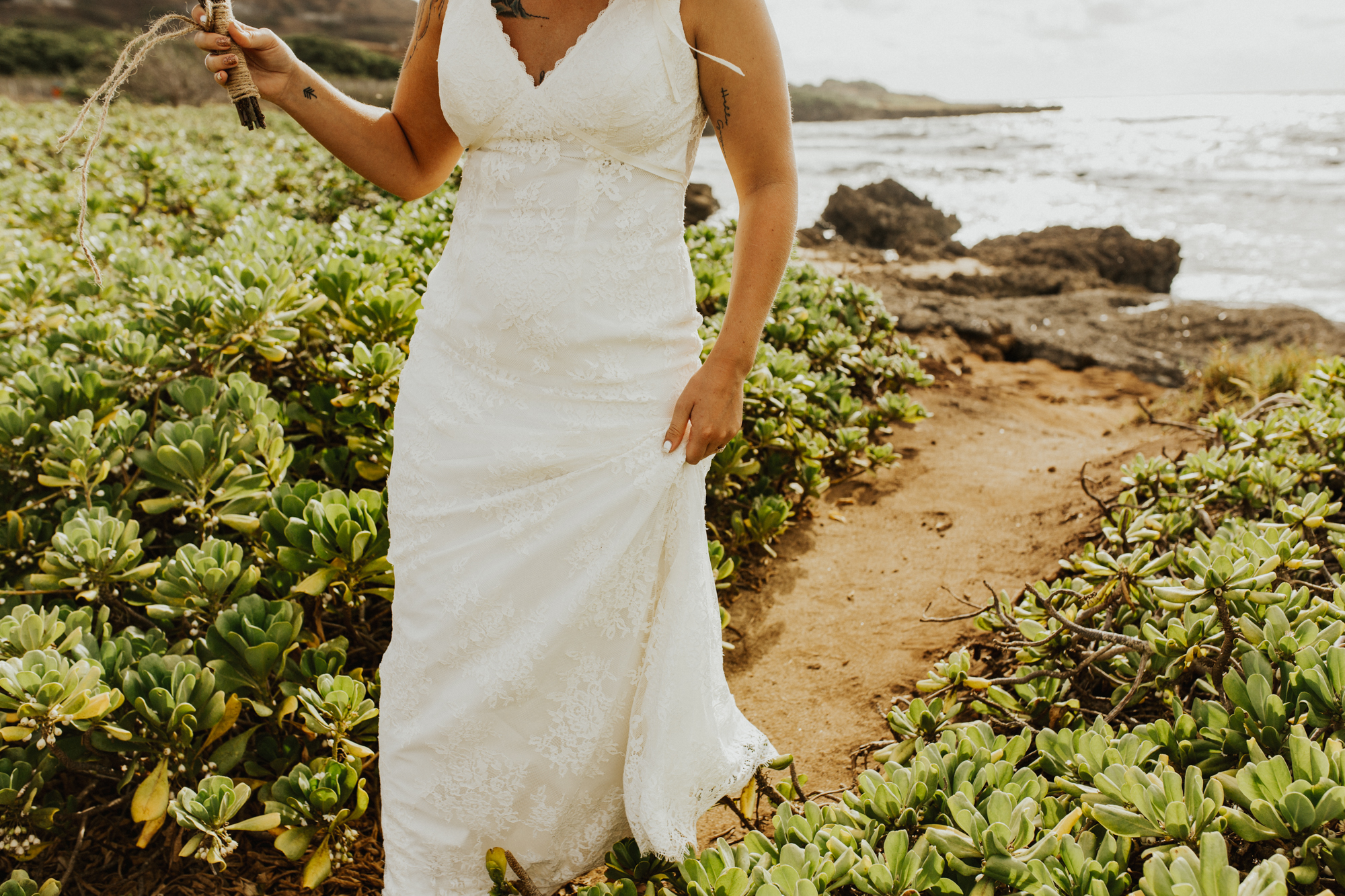 Oahu hawaii elopement wedding