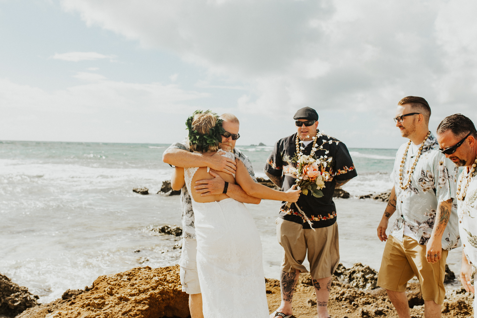 Oahu hawaii elopement wedding