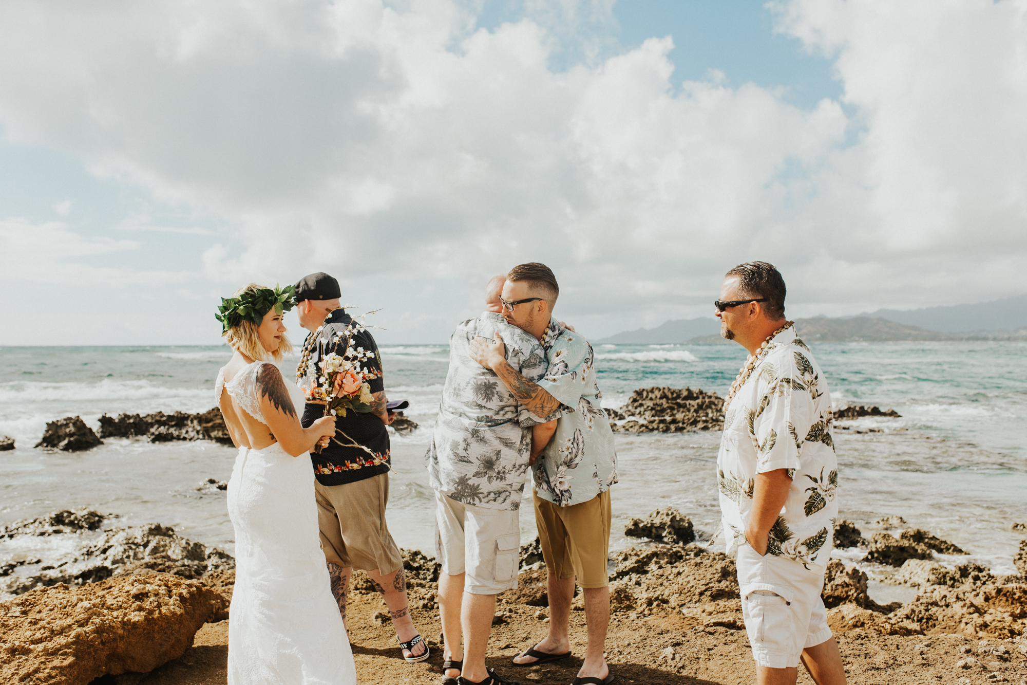 Oahu hawaii elopement wedding