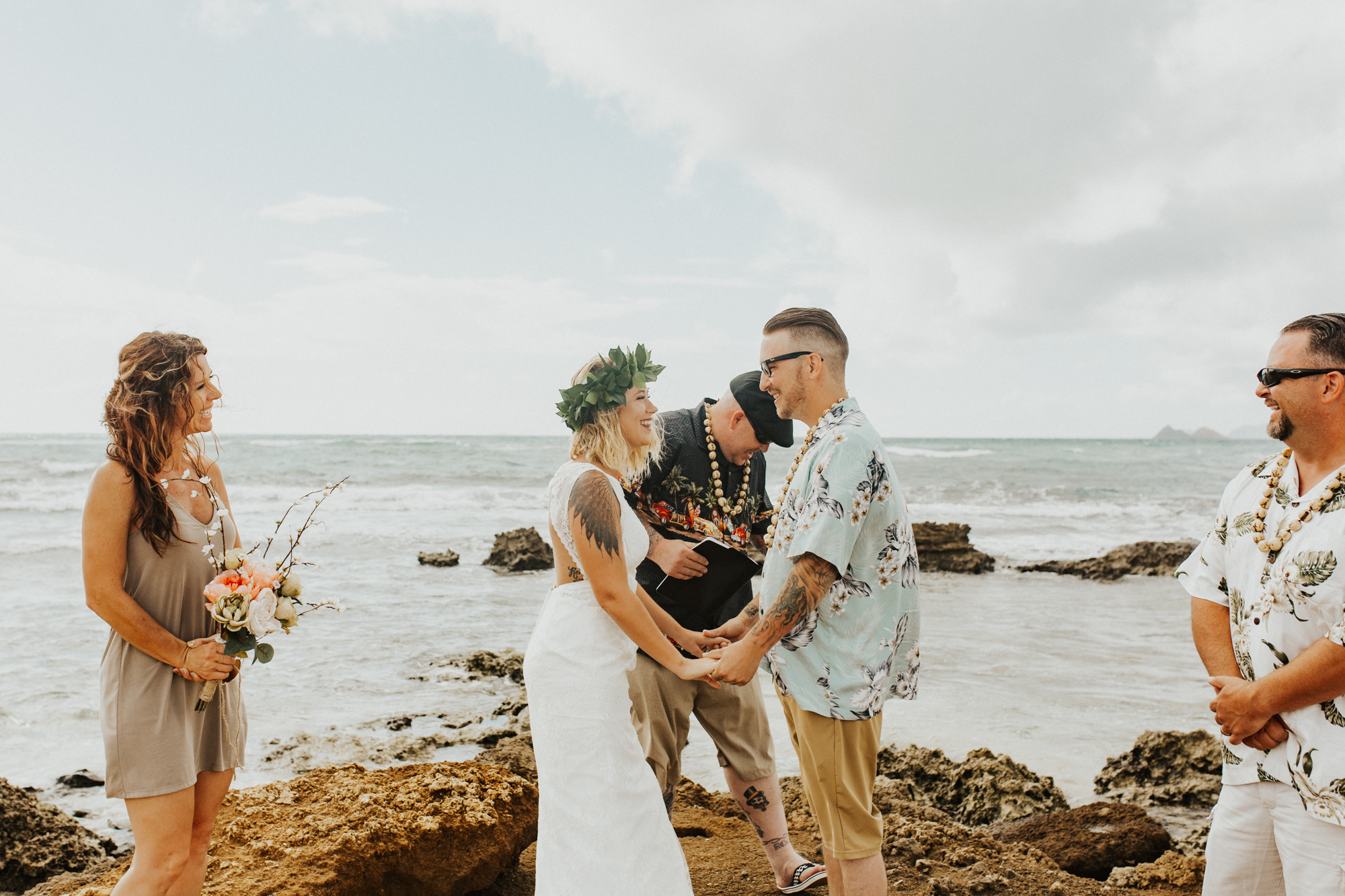 Oahu Hawaii elopement wedding