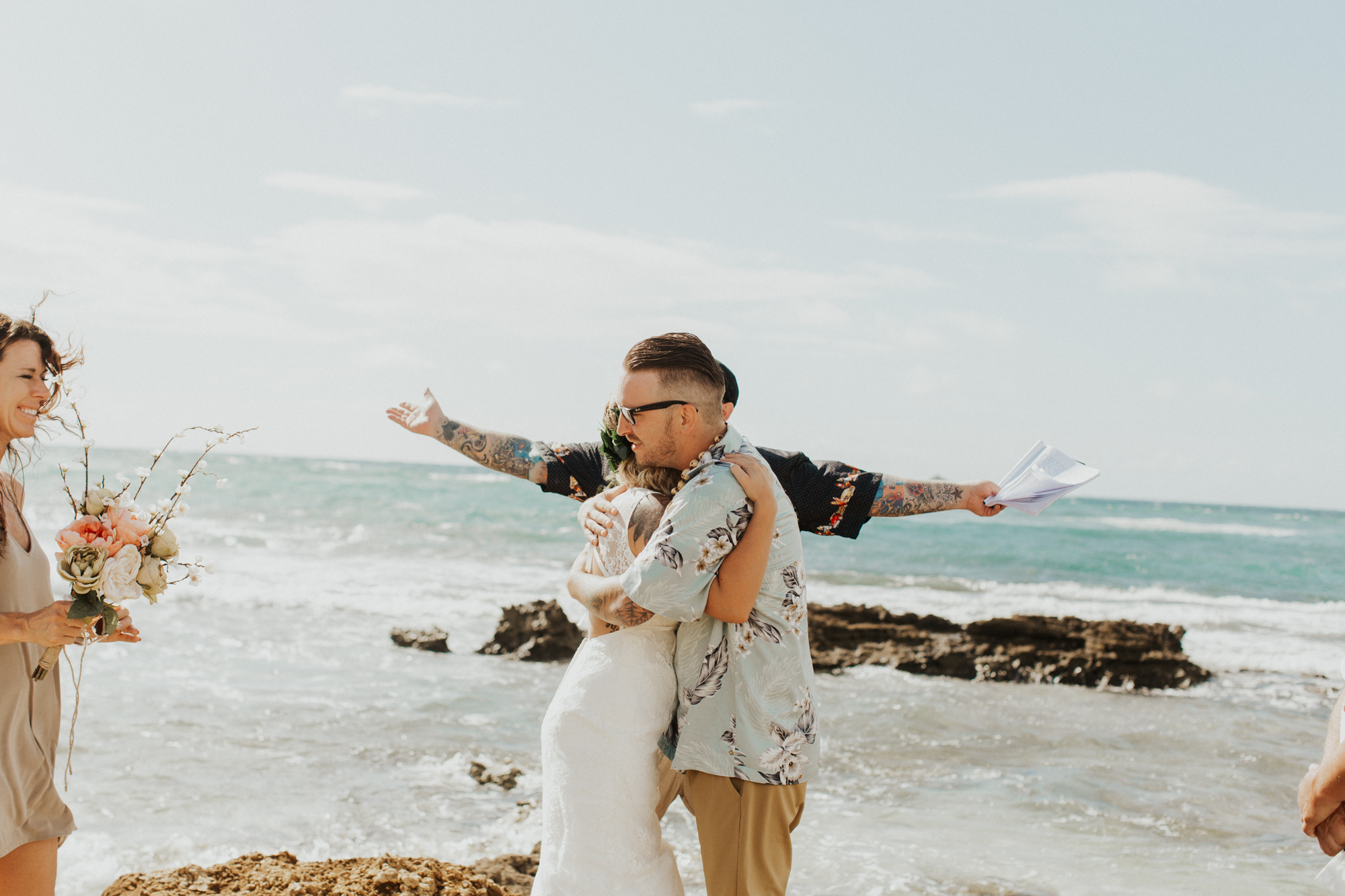 Oahu hawaii elopement wedding