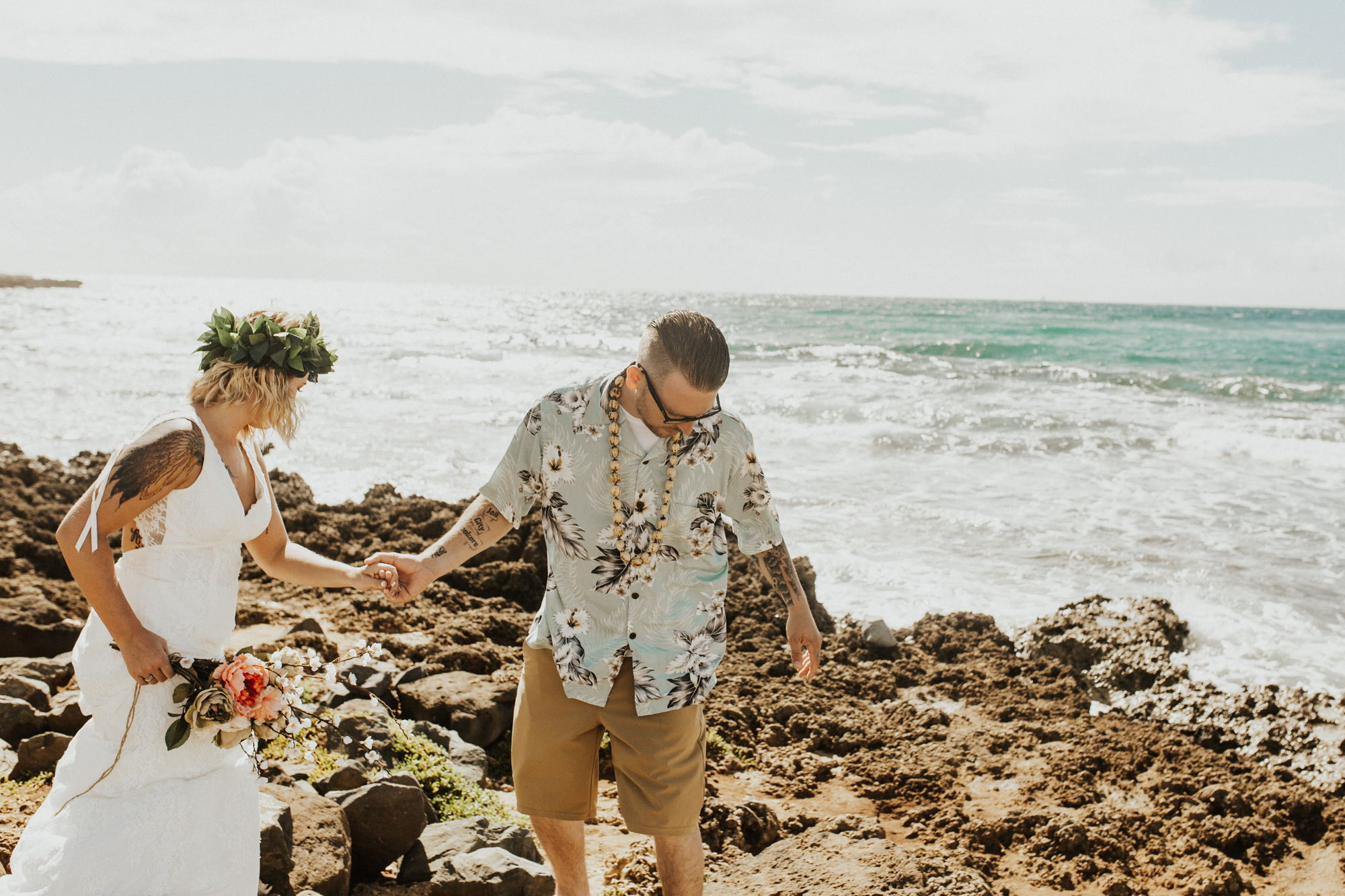 Oahu hawaii elopement wedding