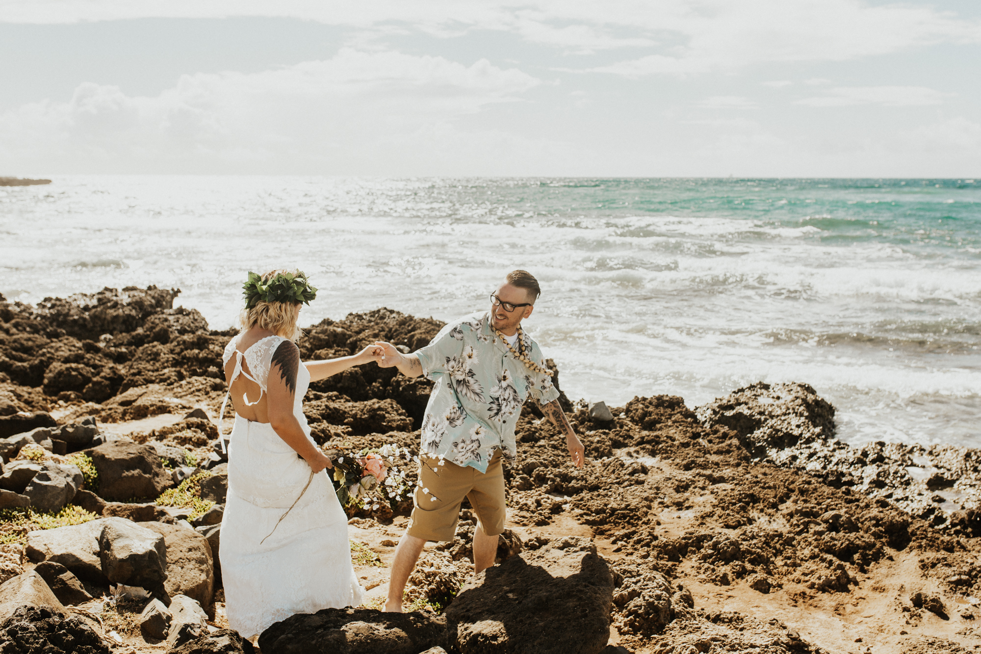 Oahu hawaii elopement wedding