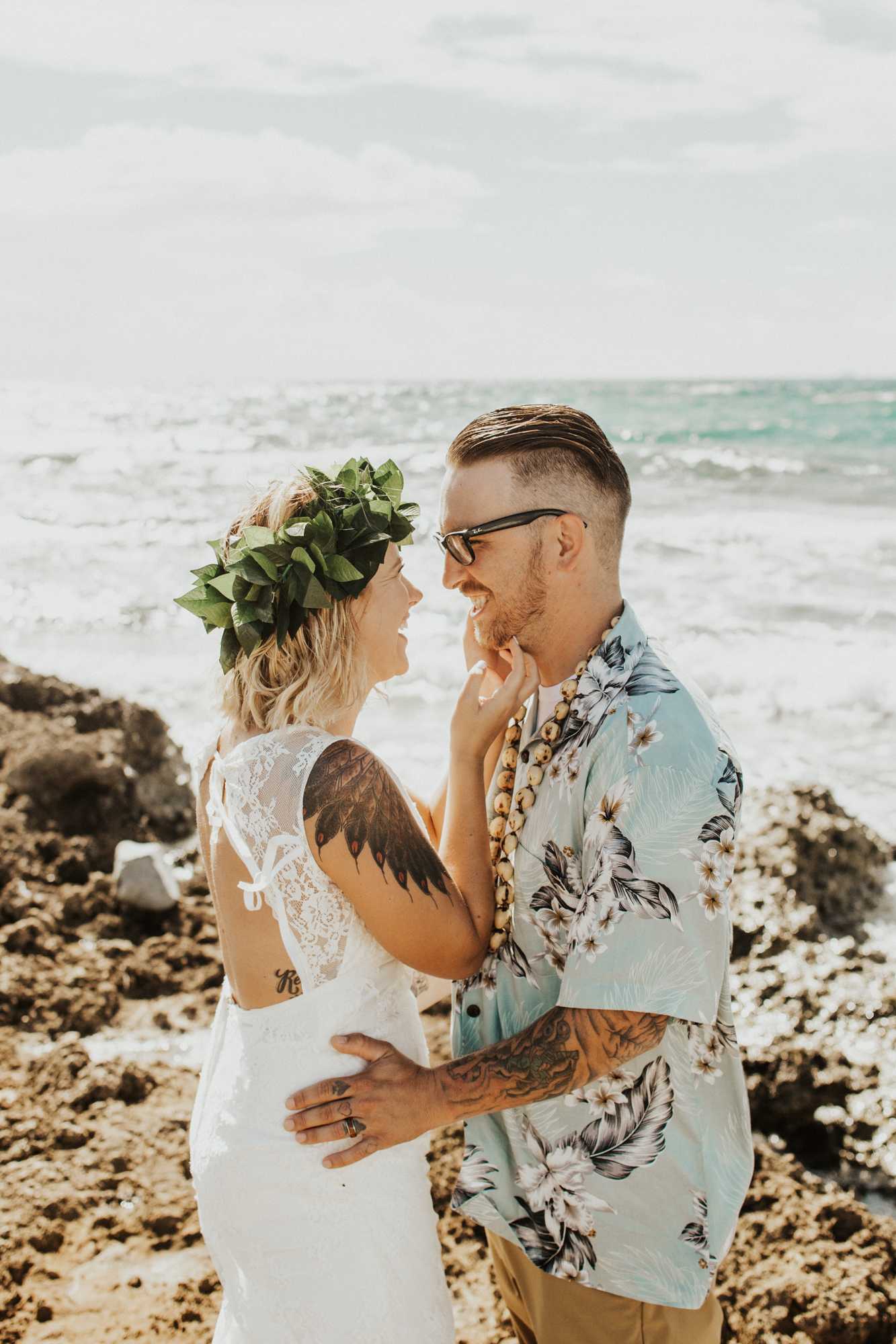 Oahu hawaii elopement wedding