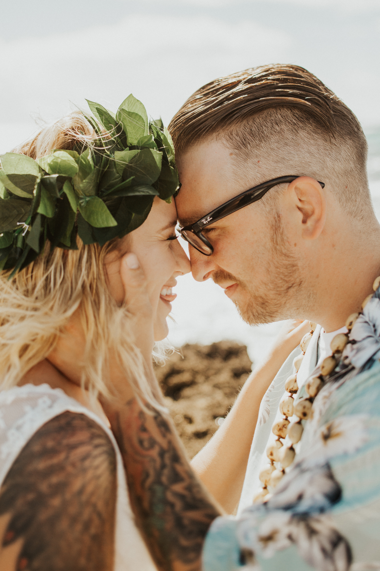 Oahu hawaii elopement wedding