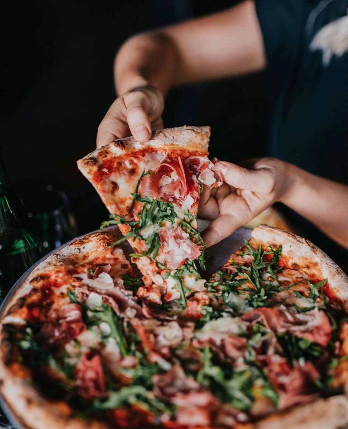 Did someone say 1/2 price pizza? Every Friday, Saturday and Sunday from 4:30-5:30pm! 🍕 
⠀⠀⠀⠀⠀⠀⠀⠀⠀
.
.
.
⠀⠀⠀⠀⠀⠀⠀⠀⠀
#parrystgarage #parrystreet #newcastle #newcastlensw #newcastleaus #food #beer #cocktails #pizza