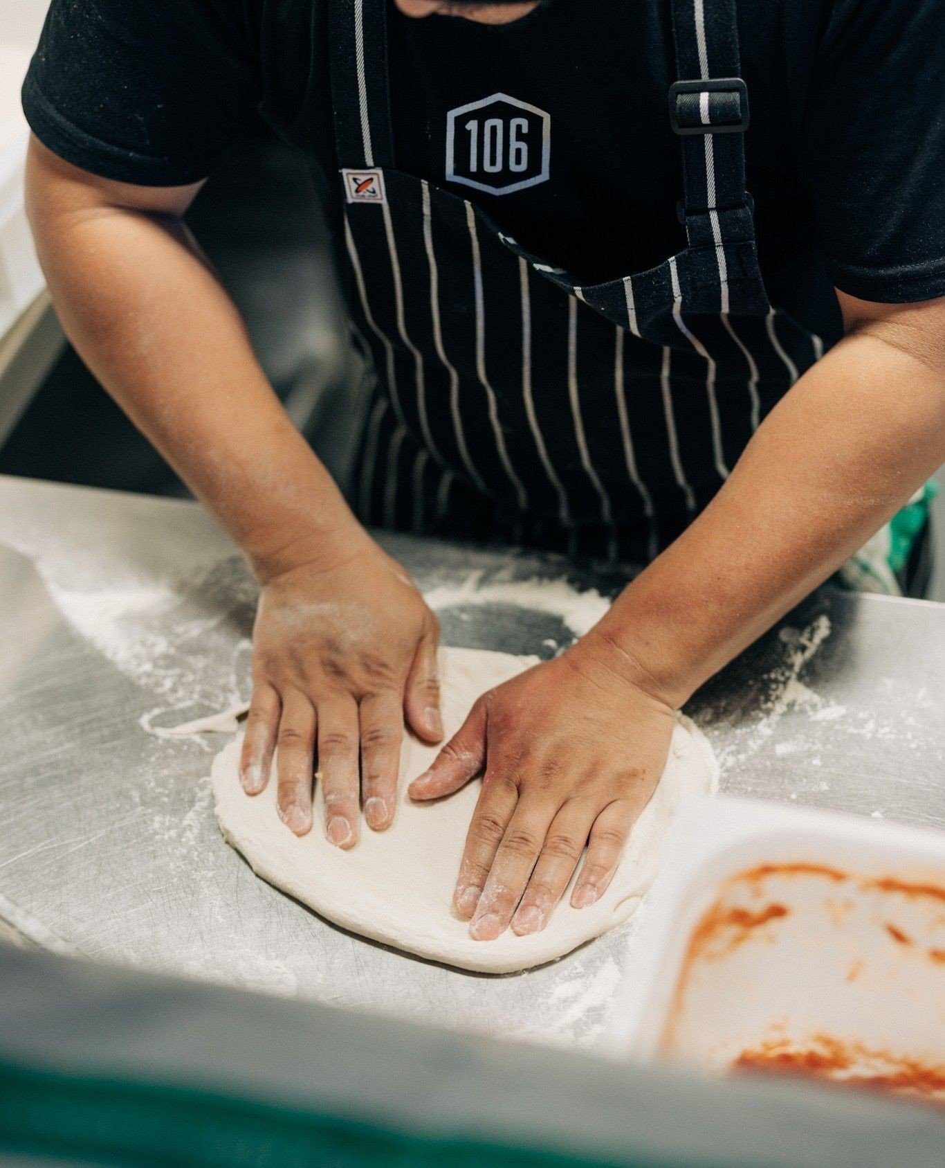 Only the most delicious hand stretched pizza dough you will ever try&hellip; ⁠
Visit us daily from 5pm to taste our extensive pizza menu! Book online now, you&rsquo;ll thank yourself later 🍕👏 #parrystgarage