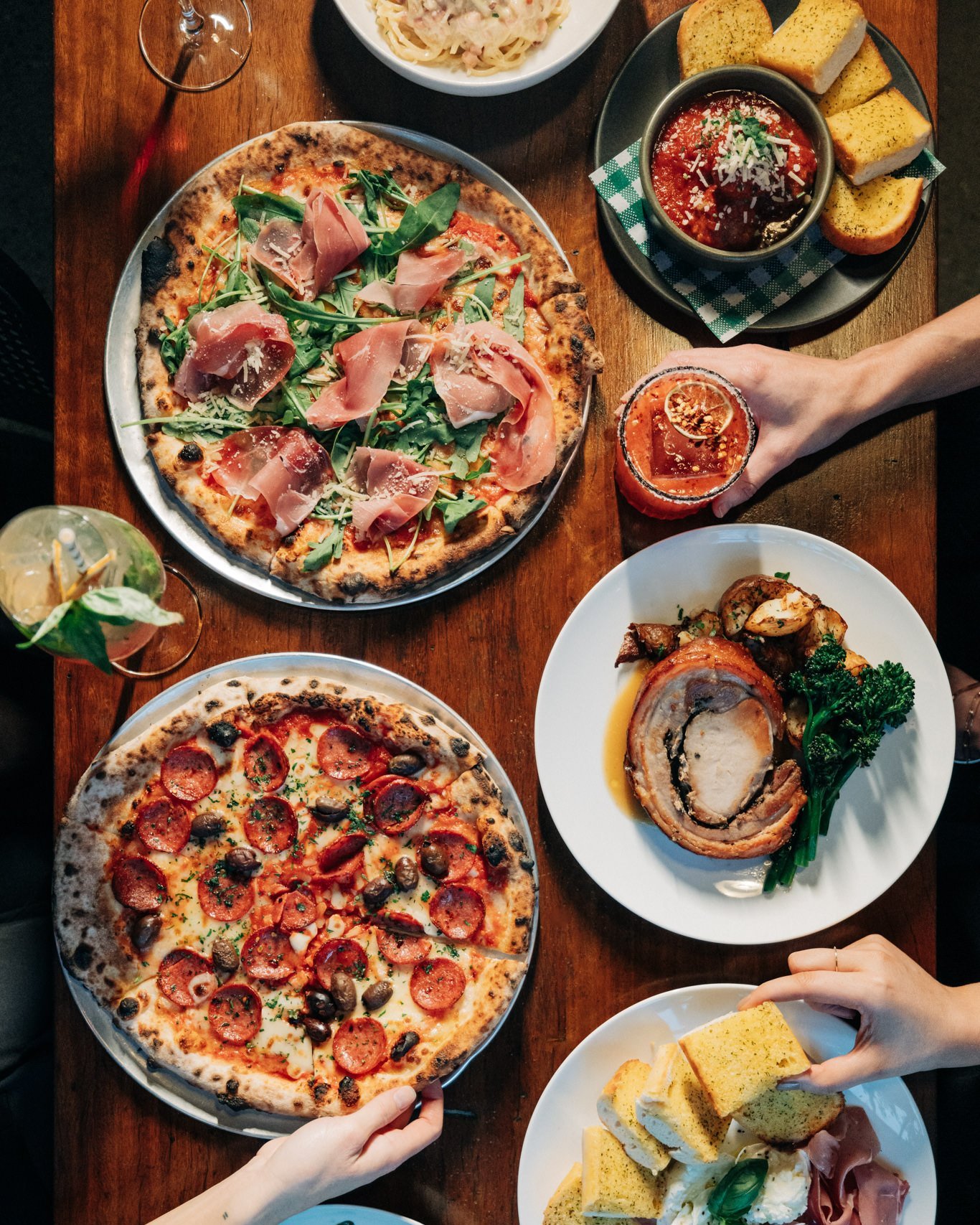 🍕🍝 Your neighbourhood favourite🍷🍻
From relaxed dinners and catch-ups to private functions and celebrations, Parry St Garage sets the scene for every occasion #parrystgarage 
Book your table or plan your next event 👉 @parrystgarage