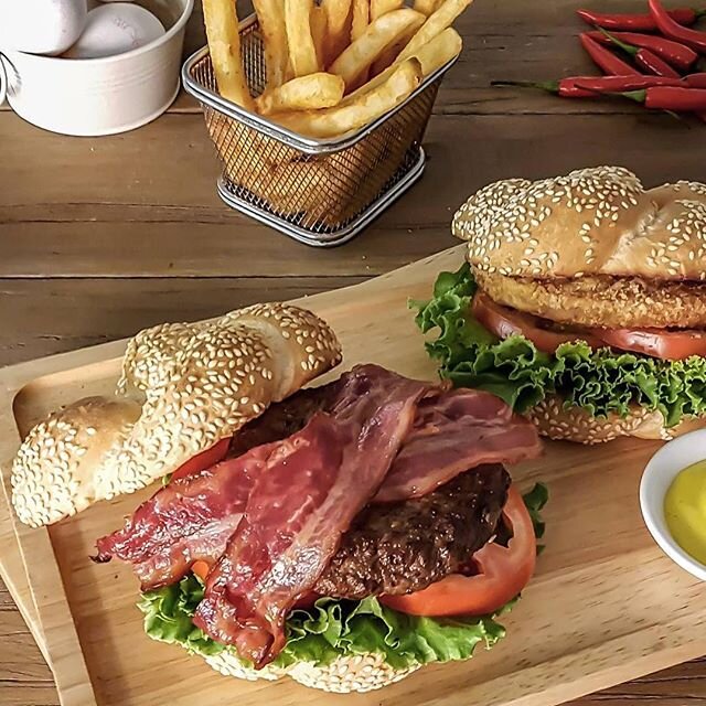 芝加哥傑克厚牛堡的沙龍照～大家快來吃吃看！

#layaburger 
#拉亞漢堡
#芝加哥厚牛堡
#傑克厚牛堡