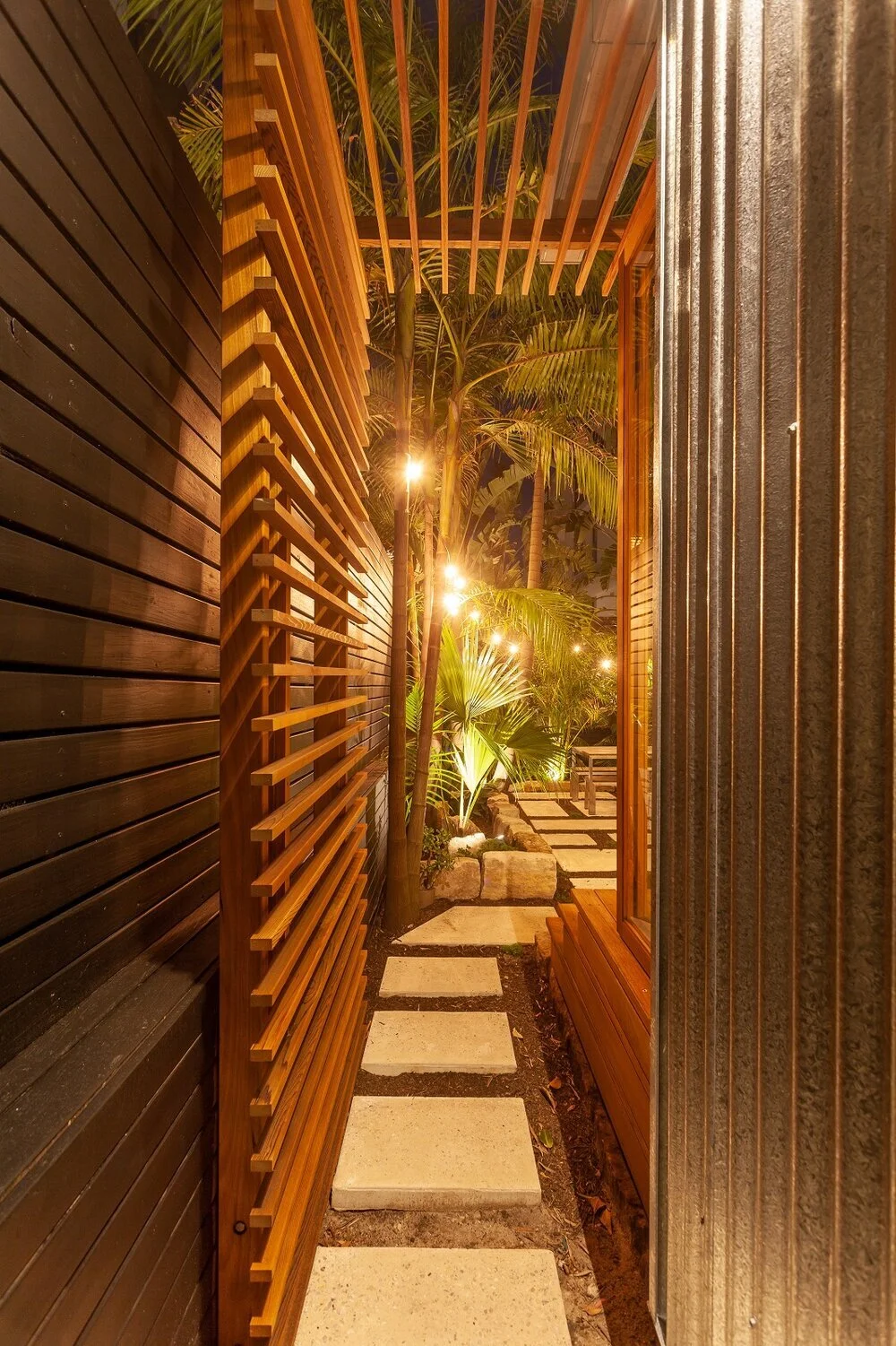 Bondi+side+path+night.jpg