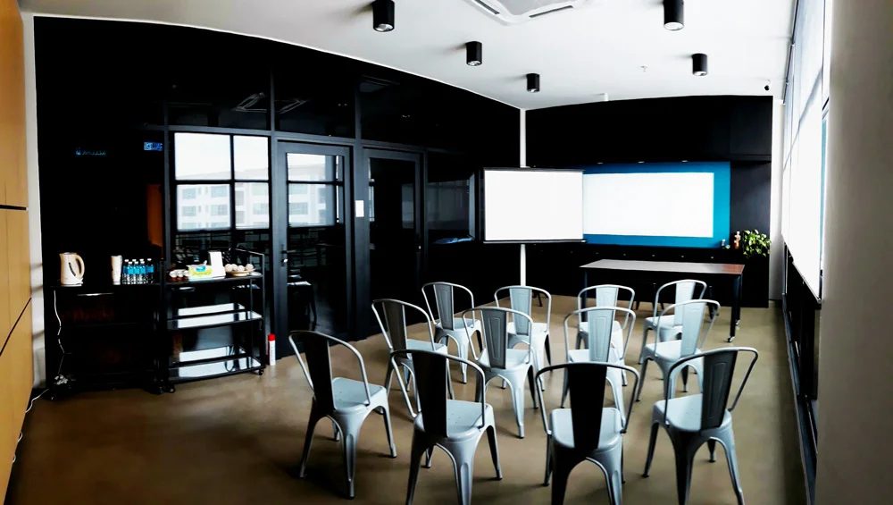 Classroom-wide-01.jpg