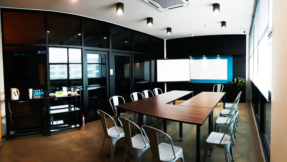 Classroom-wide-02.jpg