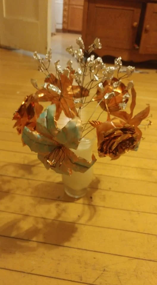 metal flowers vase 4.jpg