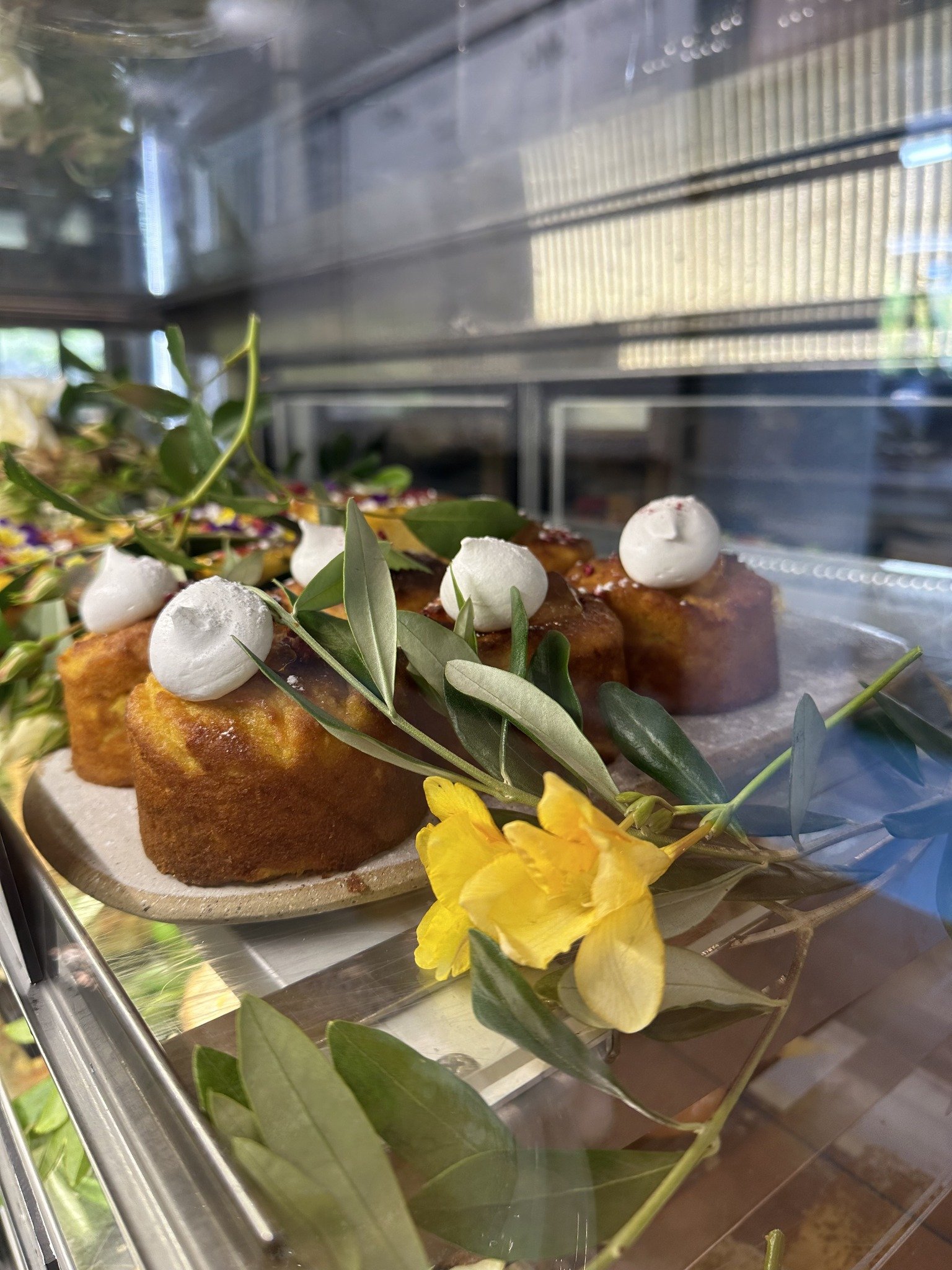 Who says gluten-free can't be delicious? Try our Orange Almond GF Cake and thank us later! 🍊🍰

-------------------------------------------

#nzfoodie #taupomustdo #kiwiart #coffeelifestyle #breakfastinspiration #beautifulnewzealand #nzceramics