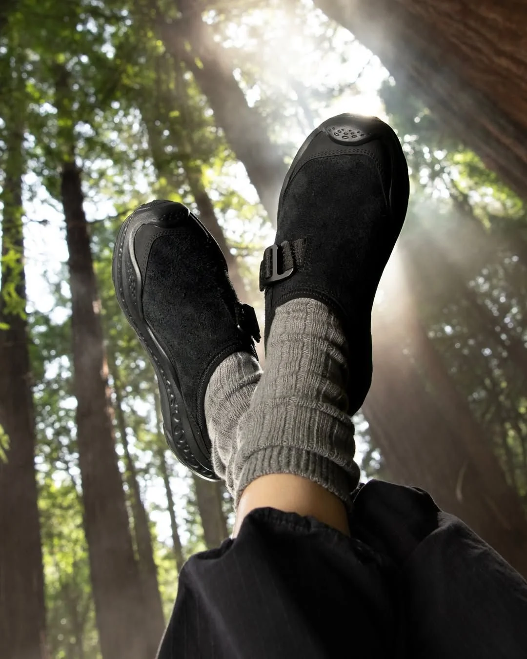 《ARTIFACTS - HOKA ONE ONE》
#OraPrimoEXT #延伸新作👟

HOKA ONE ONE 由 Jean-Luc Diard 和 Nicolas Mermoud 於 2009 年在法國創立，二人曾在 SALOMON 工作，同時也是超馬跑手。HOKA ONE ONE 以高性能的緩衝和支撐技術，為專業跑者和運動愛好者提供卓越的運動體驗，並以其大膽創新的設計鼓舞人們開始運動同時享受運動的樂趣。 

👟Ora Primo EXT 黑
ORA Primo EXT 將原款的