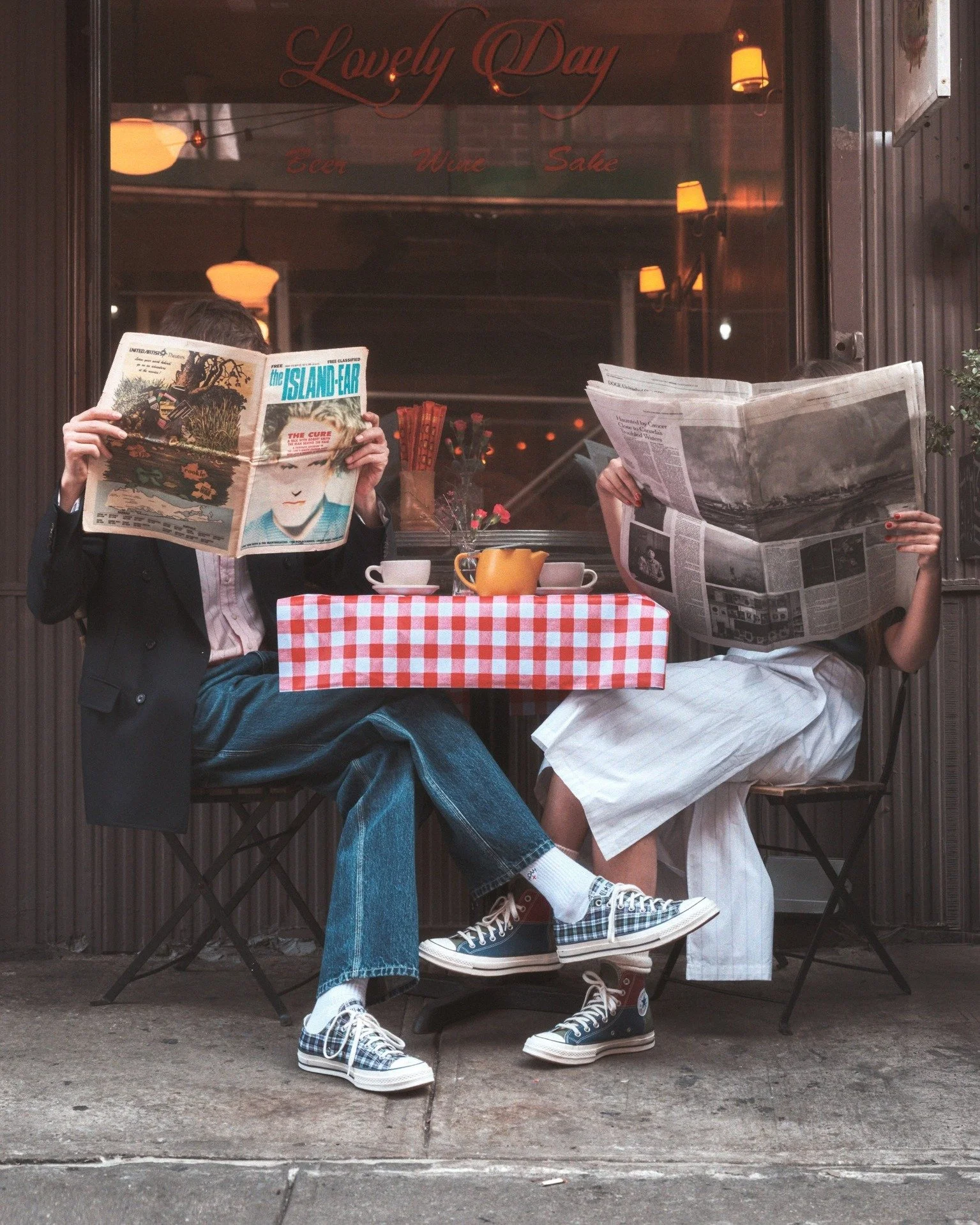 《ARTIFACTS - CONVERSE x NOAH》
#現正販售中🔥 #CONVERSE #NOAH

CONVERSE 攜手 NOAH 首度合作，全新詮釋 CHUCK 70 復古風格！
本次合作彰顯雙方對工藝、文化與信念的共同致敬，並以此開啟一次基於品質與自我表達的全新聯名。

CONVERSE X NOAH 以當代視角重新演繹 CHUCK 70，從品牌歷史檔案中汲取靈感，在保留經典精神的同時帶來全新面貌。透過充滿懷舊氛圍的印花、頂級水洗斜紋布以及低調的聯名 LOGO，雙方在經典鞋型之