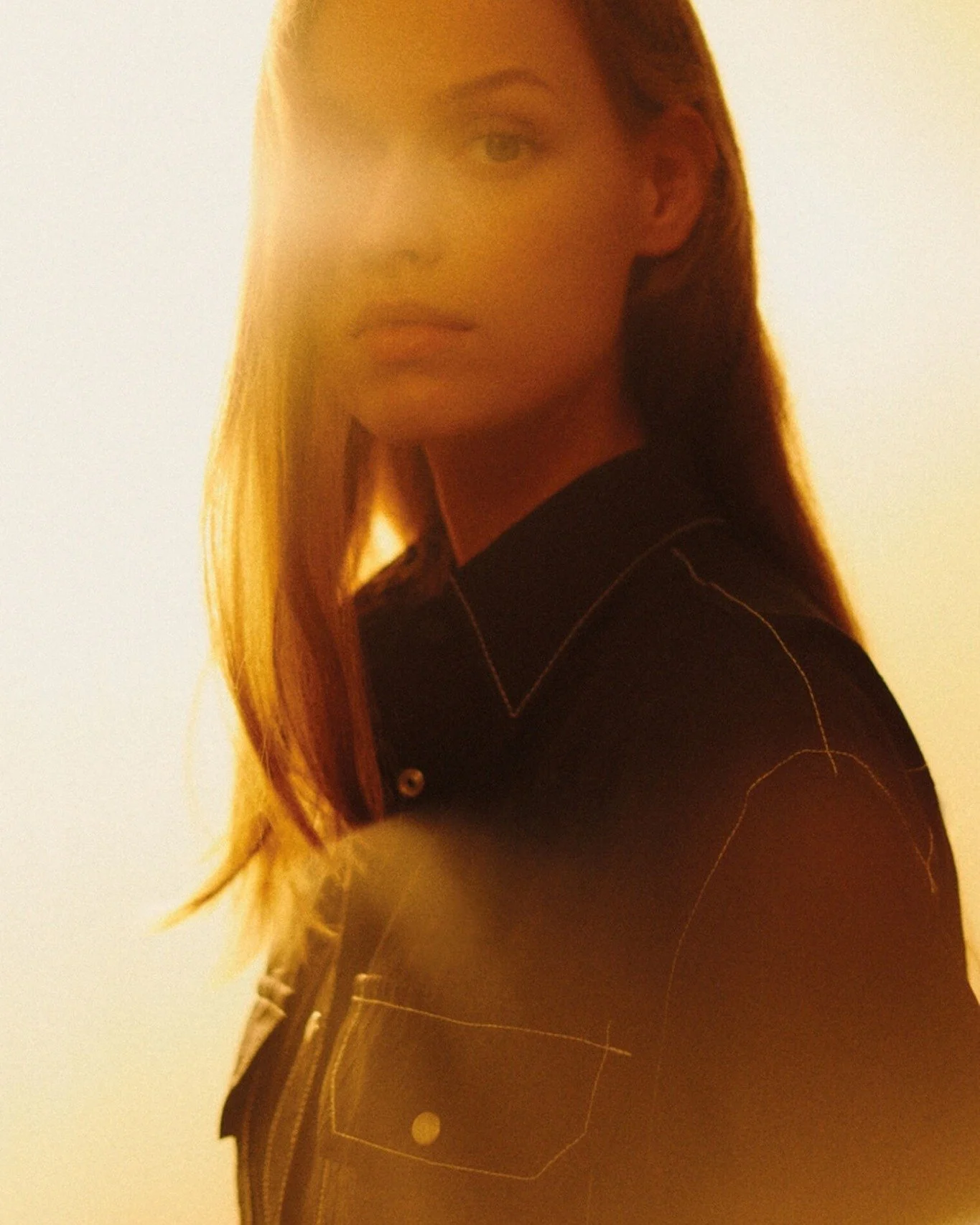 《ARTIFACTS - FILIPPA K》
#NewArrivials #斯堪的納維亞風格

FILIPPA K 2026 春夏系列靈感來自斯堪地那維亞冬季後的第一縷春光。運用光影與溫度劃破寒冬的漫長黑夜，喚起內心深處的期盼，邀大家一同感受暖意與希望交織的春日序曲。本季單品以輕薄透膚材質結合溫潤色調，完美演繹春季的輕快感。低飽和綠色的運用，則在極簡基調中帶出恰到好處的色彩亮點，展現洗練而優雅的北歐美學。

瑞典品牌 FILIPPA K由 Filippa Knutsson、Karin Hell