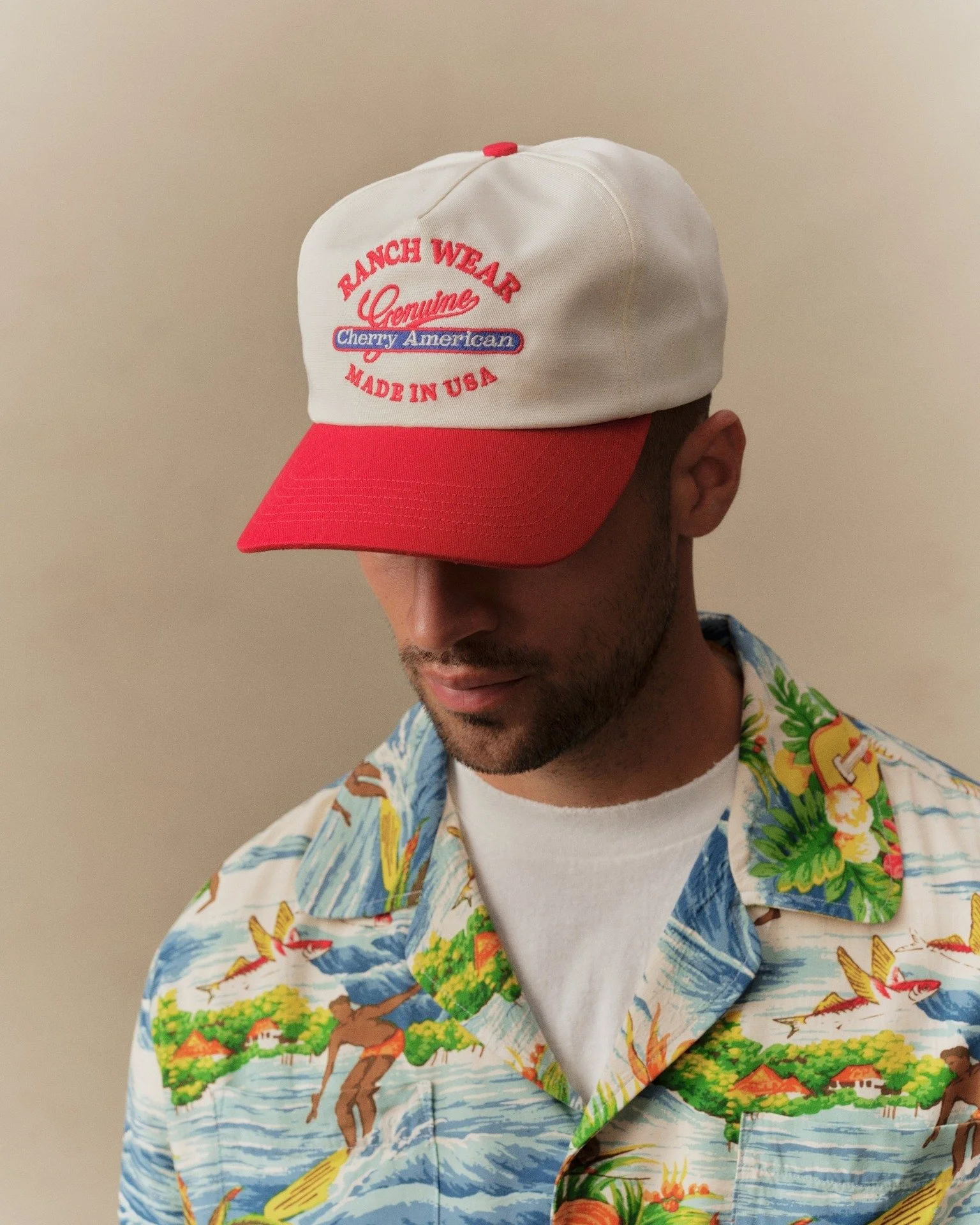 《ARTIFACTS - Cherry Los Angeles》
#2026夏季系列 #本週男裝新品

Summer &rsquo;26 Collection New Arrivials🔥
本次新品選入充滿夏日度假感的襯衫、印花短袖上衣、背心，以及迷彩工裝短褲等美式服感風格單品，歡迎您到 ARTIFACTS 門市試穿挑選。

Cherry Los Angeles 由 Joseph Perez 與 David Levy 於 2017 年在洛杉磯創立。品牌結合街頭服飾與經典美式風格，展現街頭與懷舊