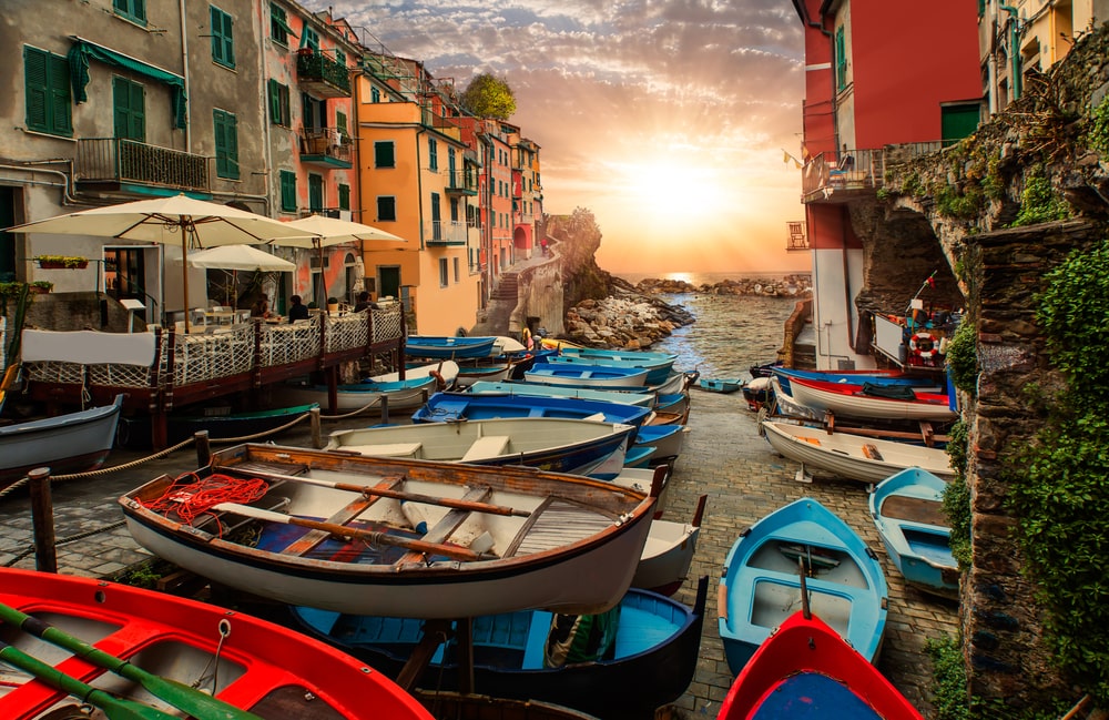 Cinque-terre-charter-min.jpg