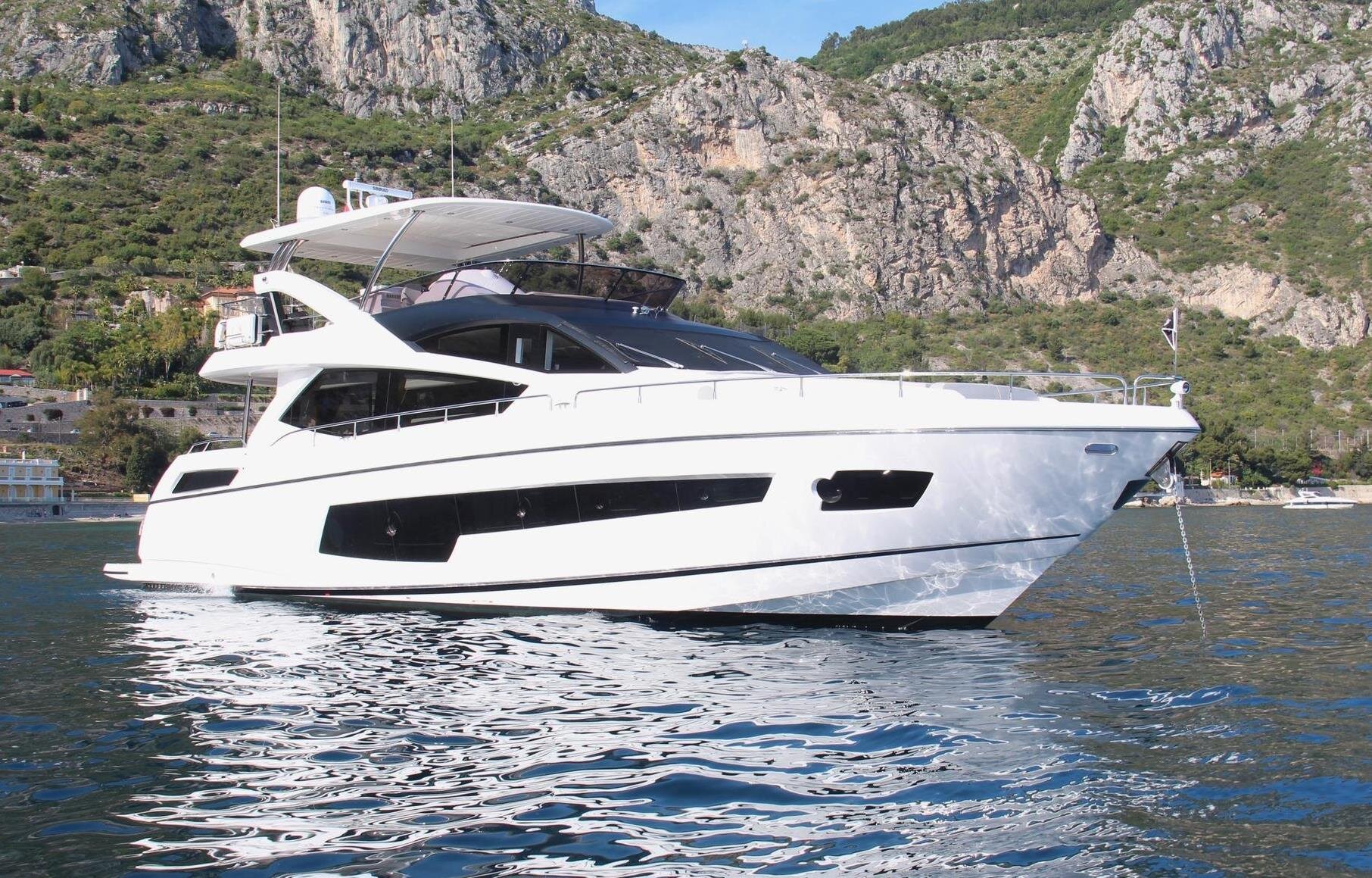 Sunseeker 75 Yacht (20).jpg