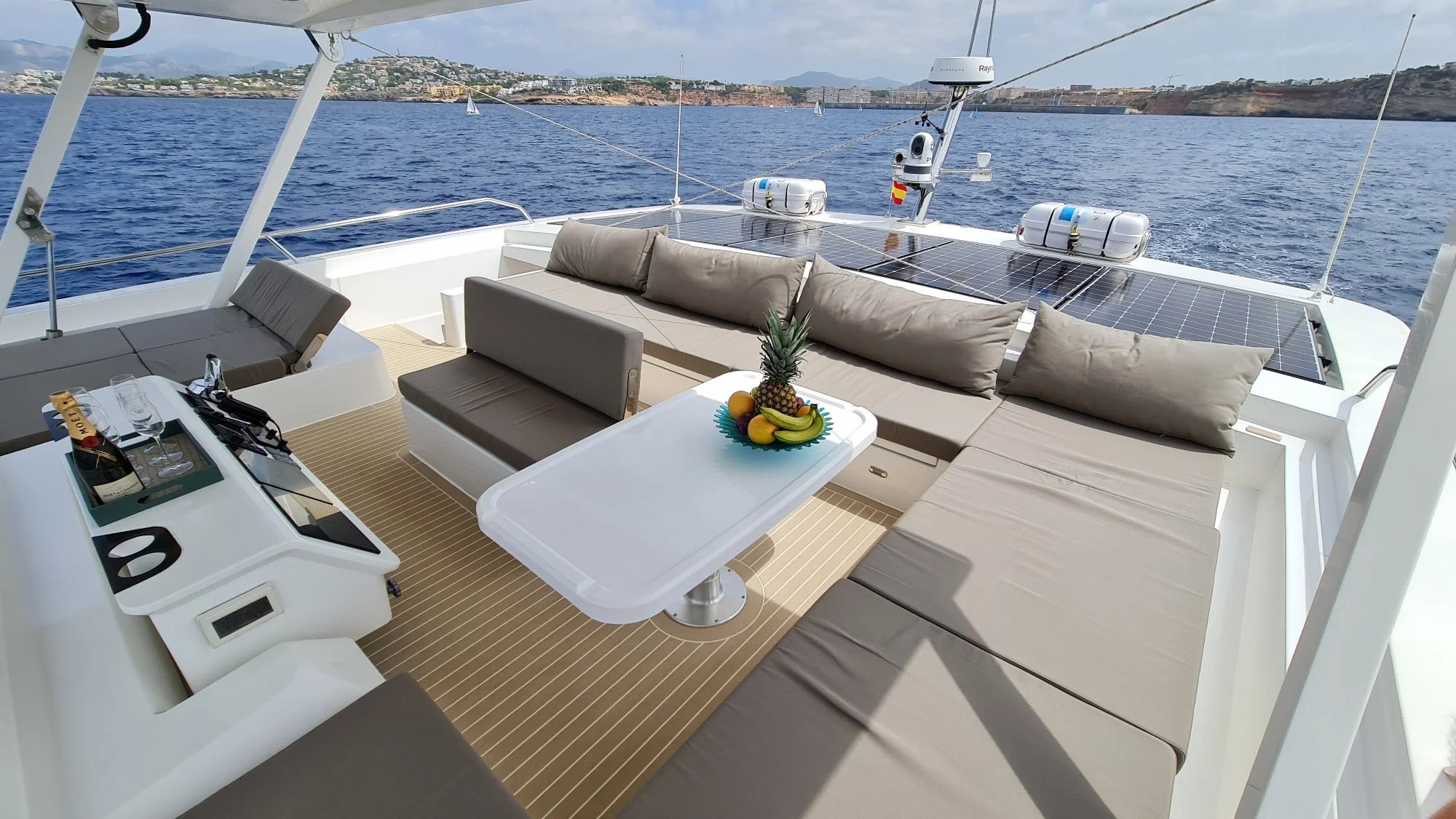 SILENT 55_FrontExit version - Flybridge.jpg