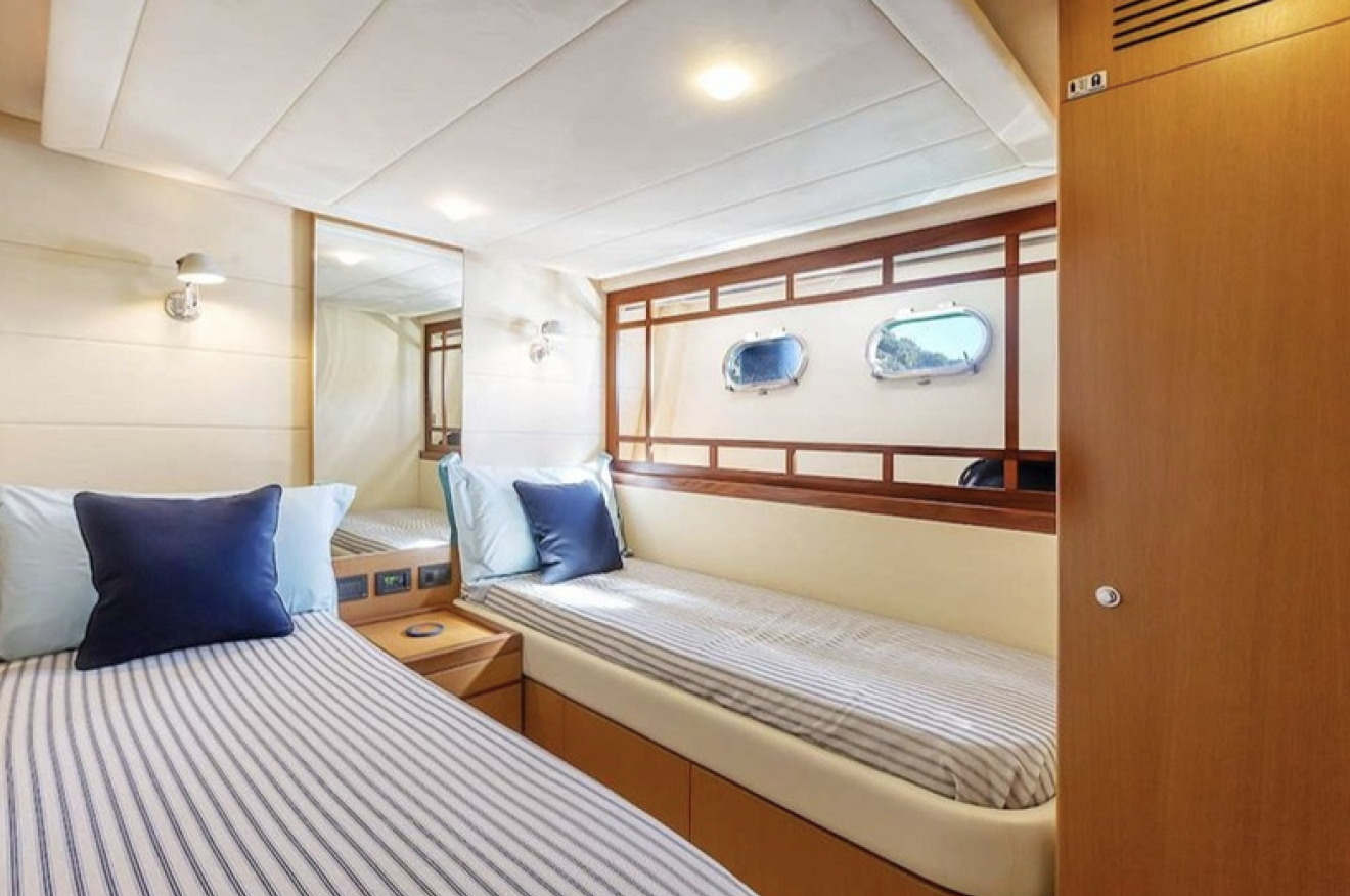 SmartYacht_Ferretti731_10.png