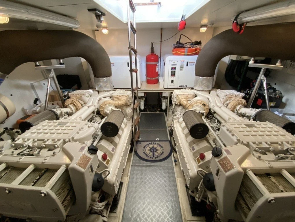Ferretti_800_25.jpg
