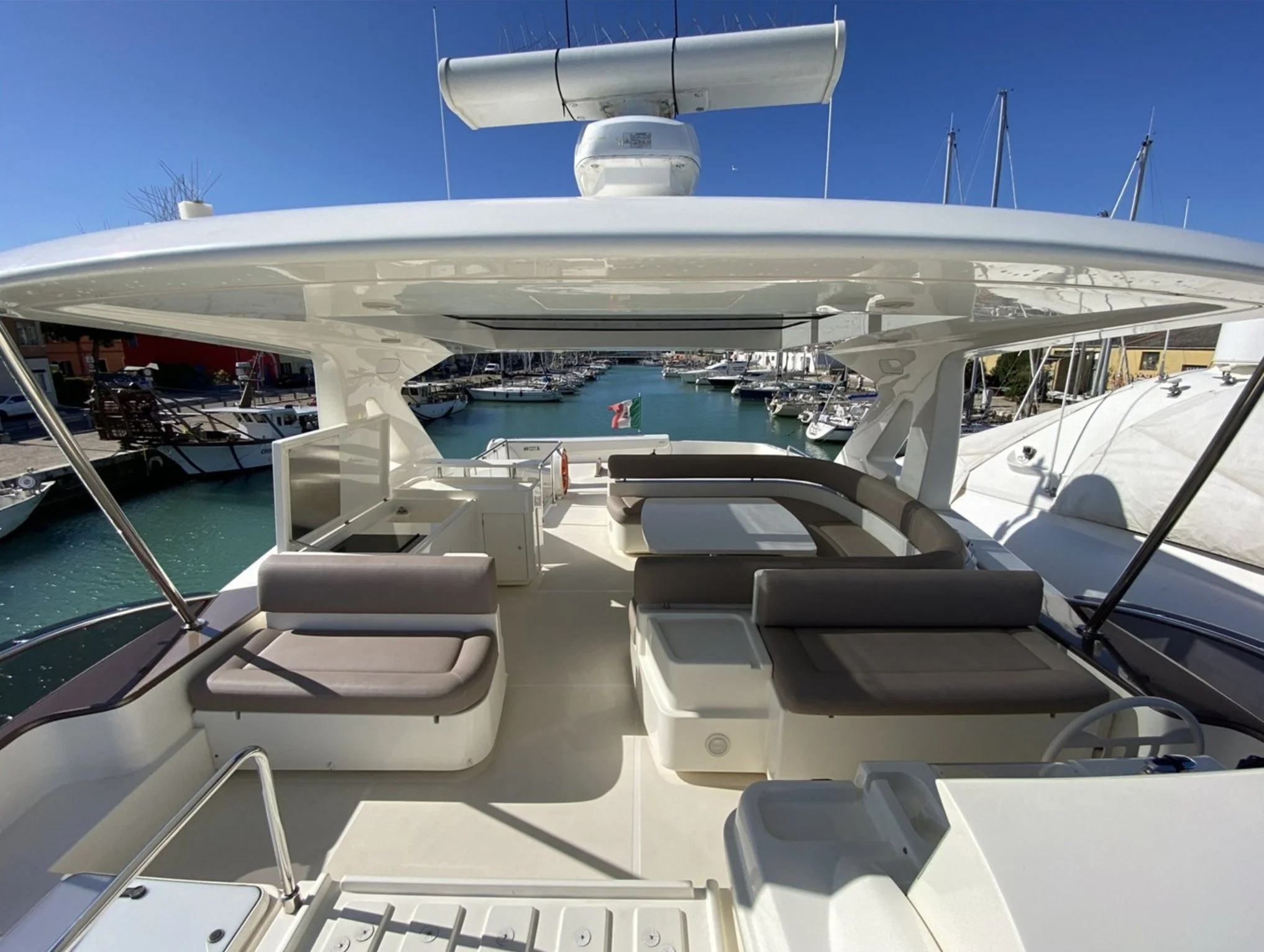 Ferretti 800 (2010)