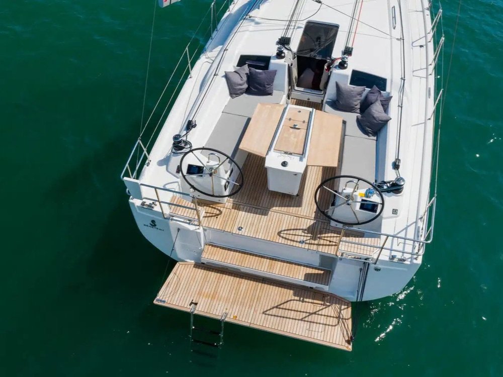 Co-Ownership Beneteau Oceanis 40 (2).jpg