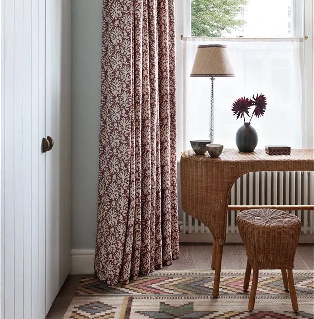 A sneak peek from Studio Peake&rsquo;s first photoshoot 💥@alexanderjamesphoto 📸 .
.
.
.
#interiordesigner #londoninteriors #curtains #dressingtable #interiordesignerlondon #interiors #interiorinspo #martamaasfjetterstrom #studiopeake