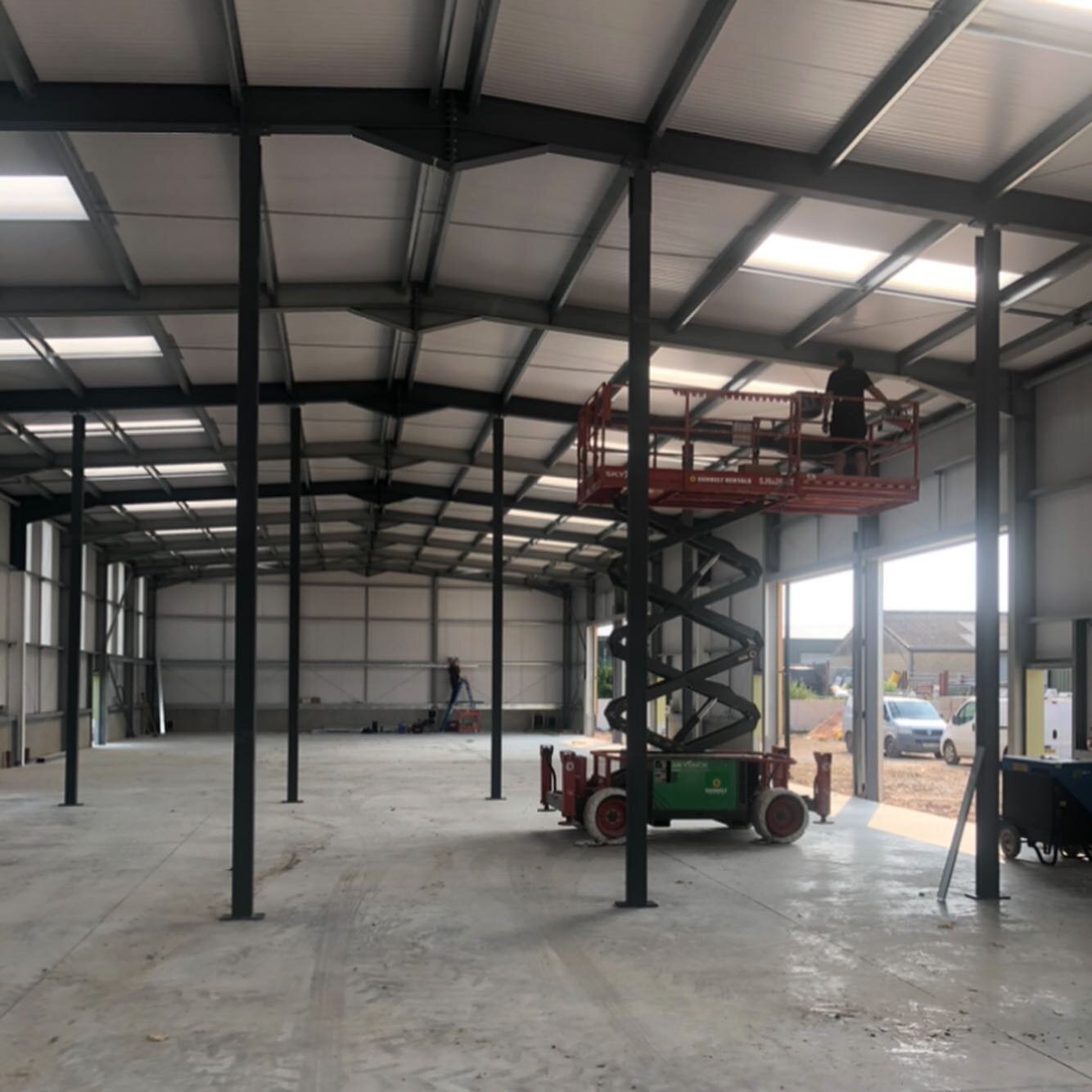 New site update&hellip;
.
Having installed the internal steels to both buildings in mid July we started the block work slightly later than planned at the beginning of August. Just finishing in time for the dry liners to come in and start throwing up 