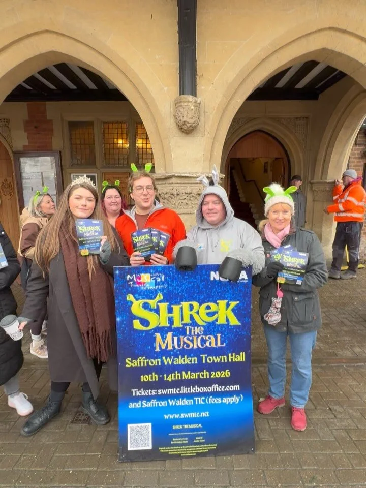 ⭐️ extra tickets released ⭐️ for all shows apart from Saturday matinee (already sold out). Some of our cast braved the rainy weather to spread some Shrek joy in #saffronwalden this morning. Even 2 of our 3 little piggies were spotted sampling sausage