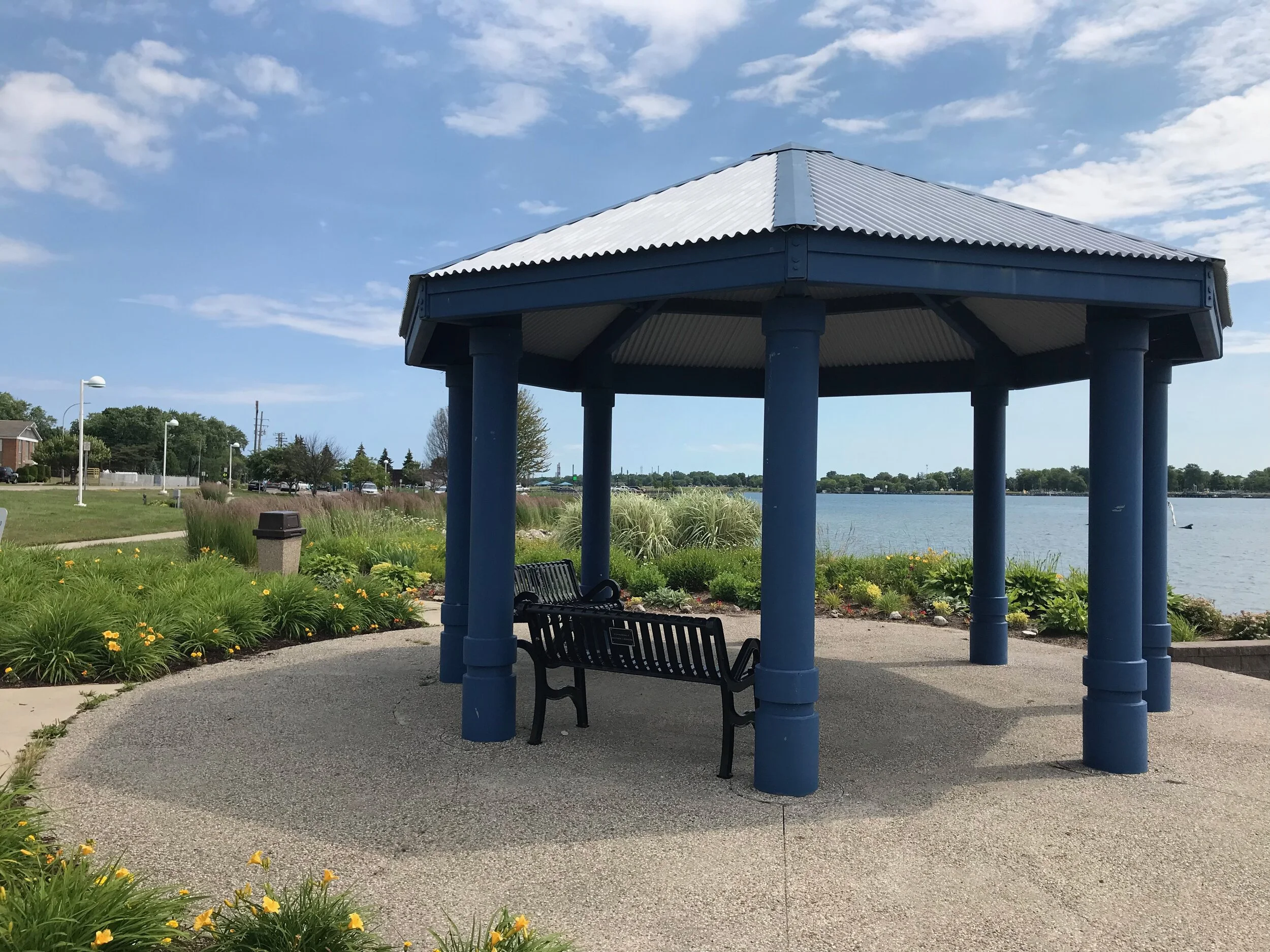 Great spot in Marysville to sit and enjoy the river